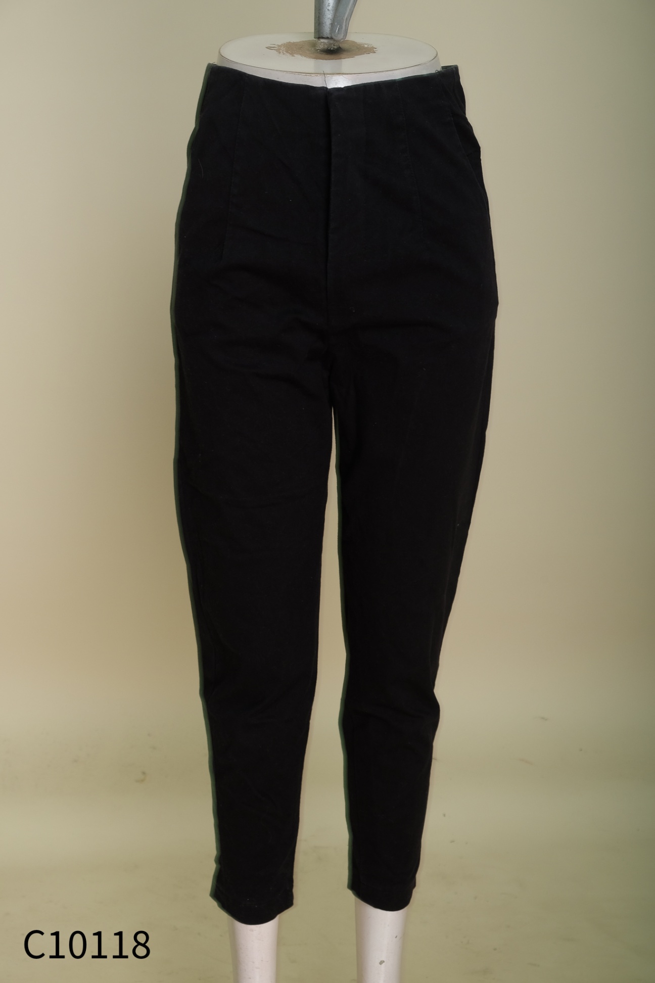 Quần kaki đen ZARA (cắt tag)