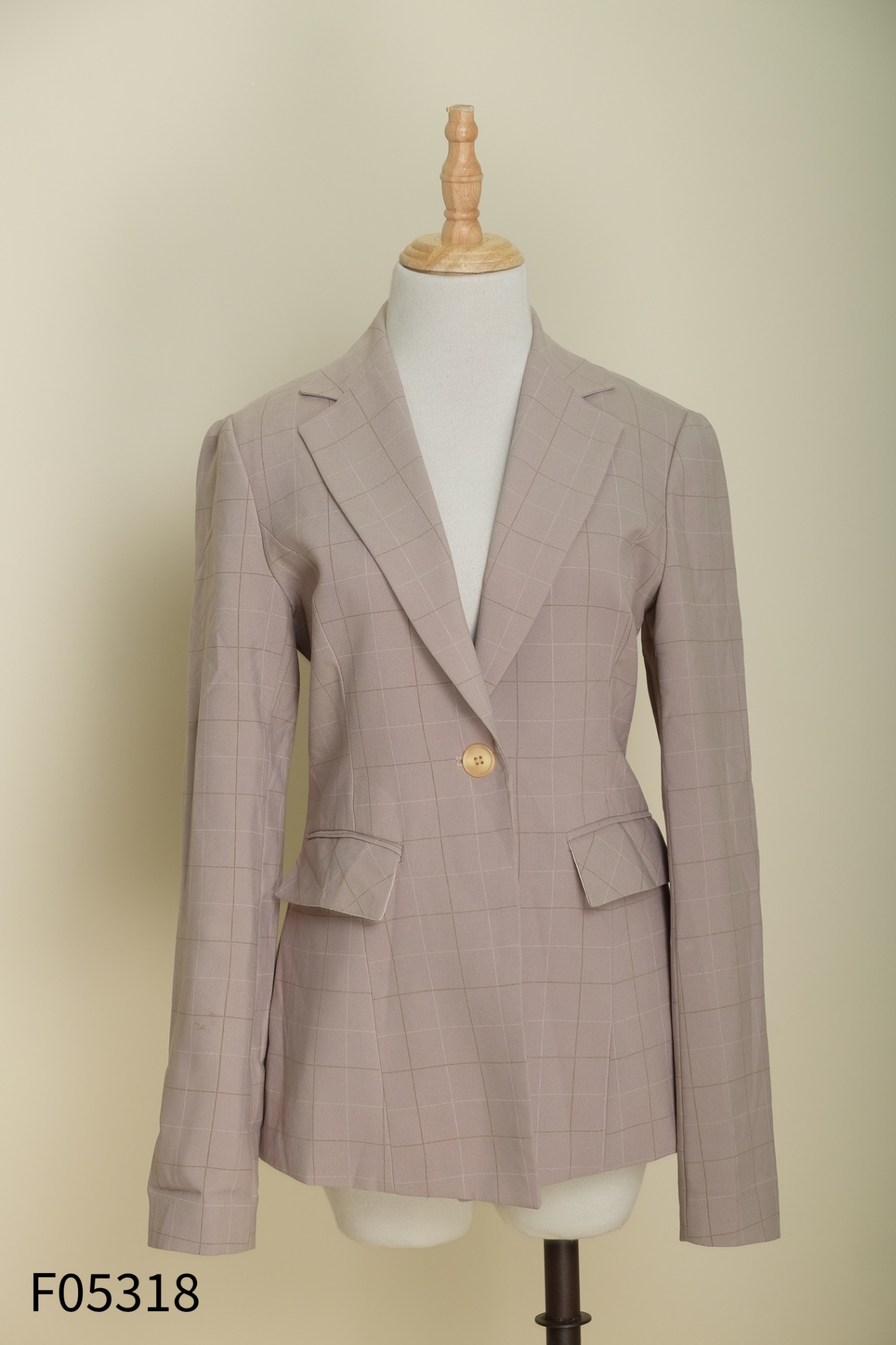 Blazer be nâu kẻ