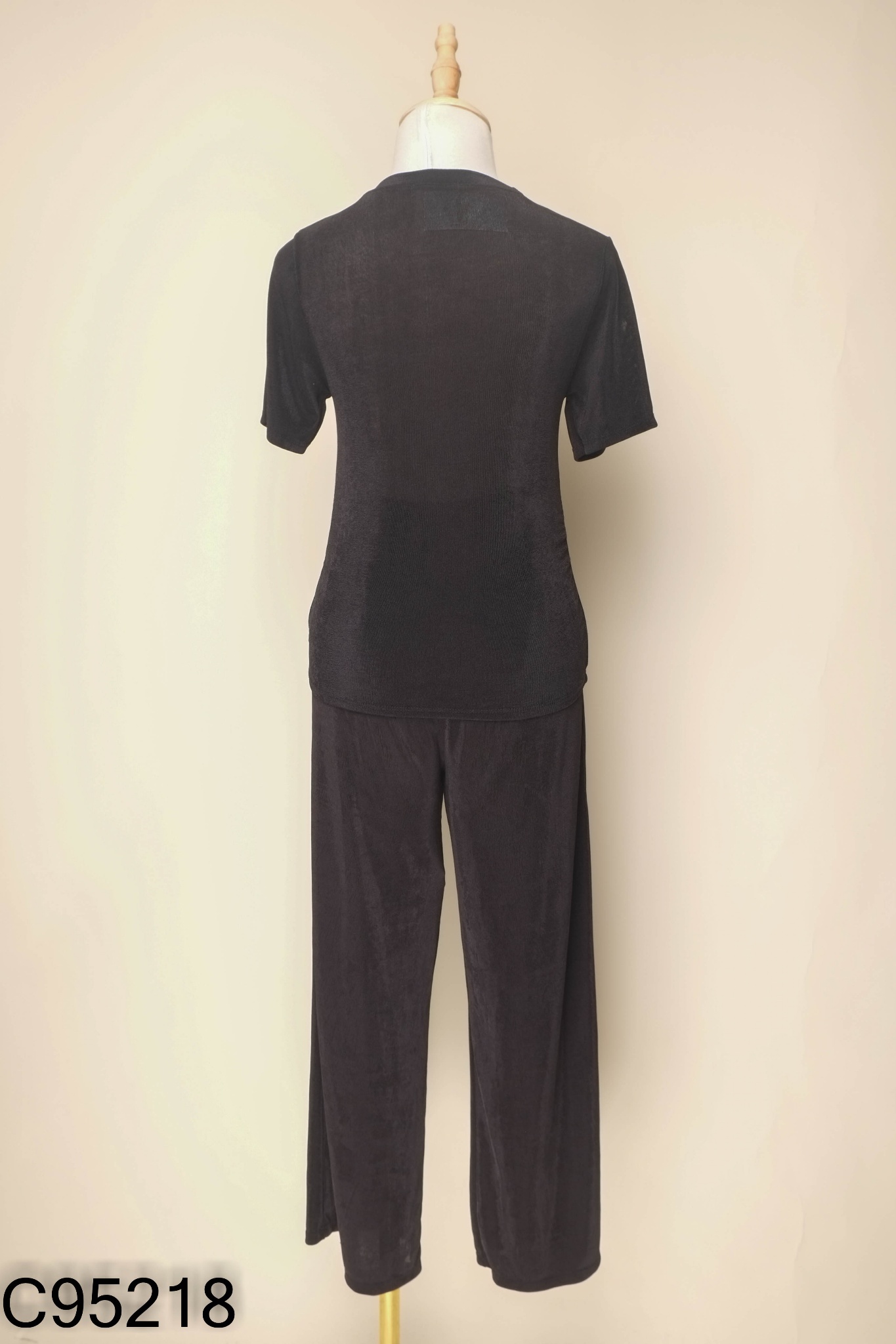 SET đen áo chữ đá + quần dài