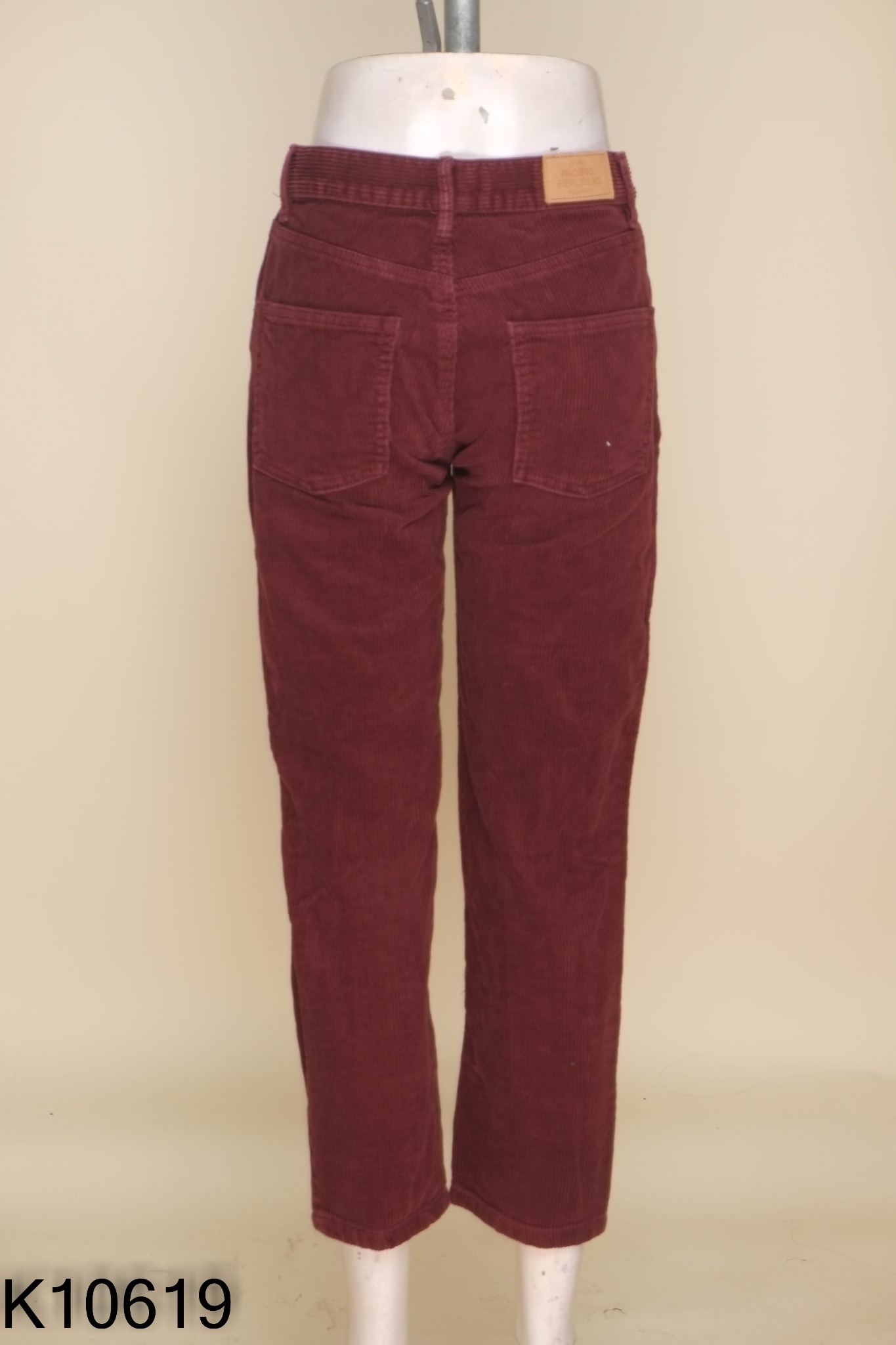 Quần nhung tăm PULL BEAR đỏ mận