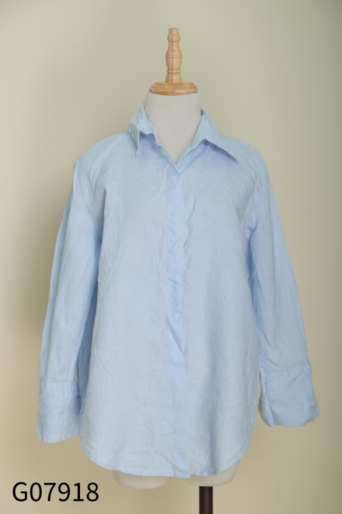 Áo sơ mi xanh linen