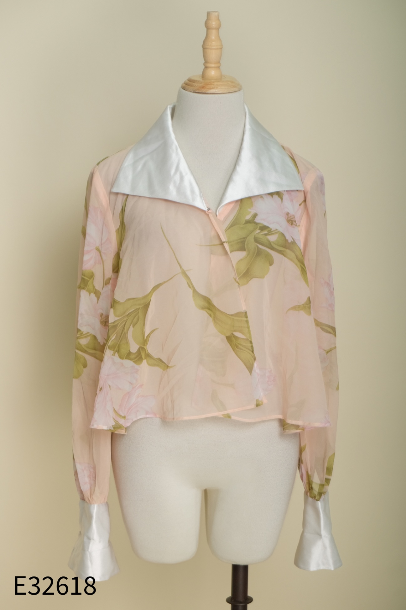 Áo sơ mi chiffon hồng cổ trắng