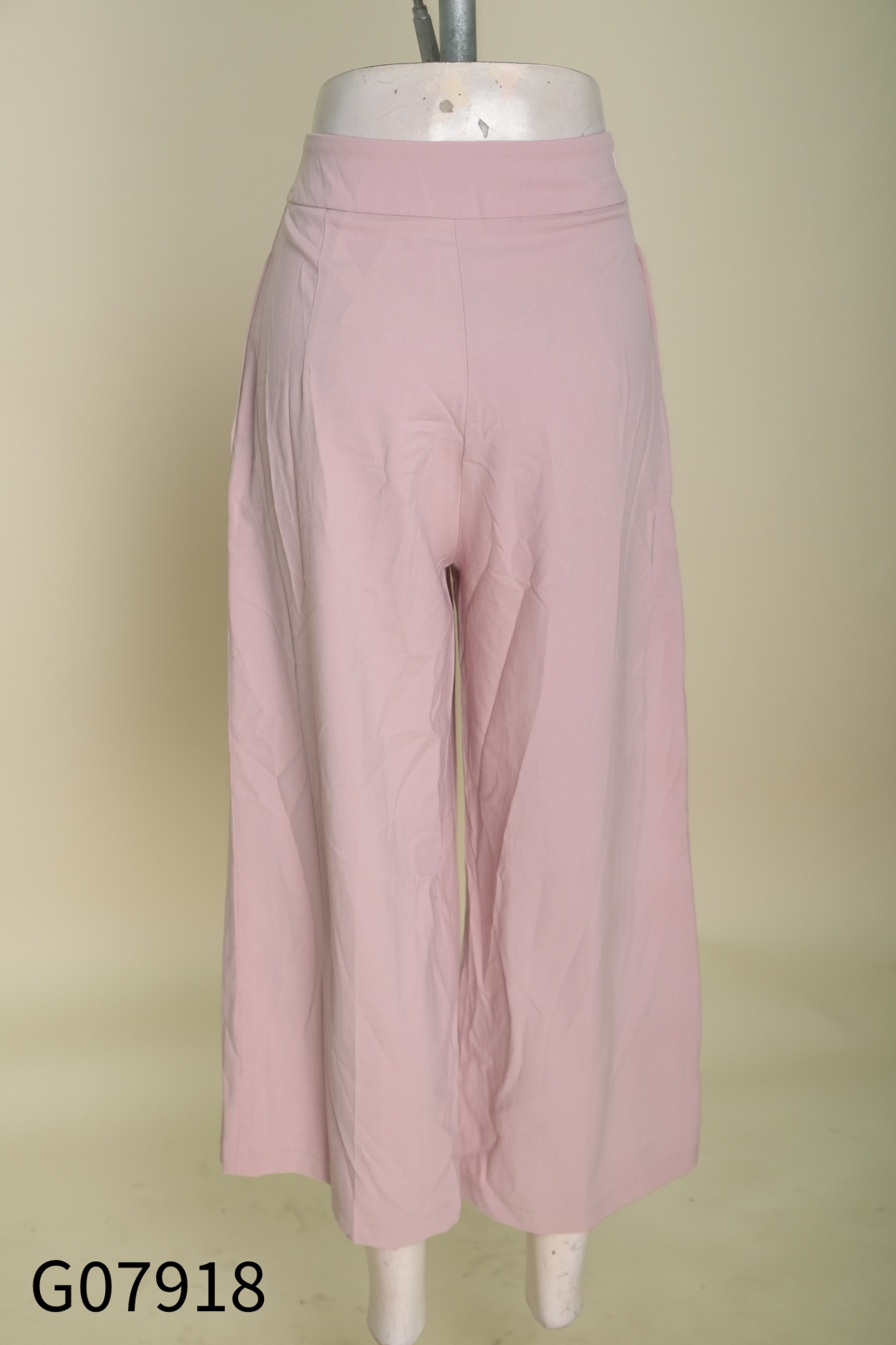Quần culottes vải hồng
