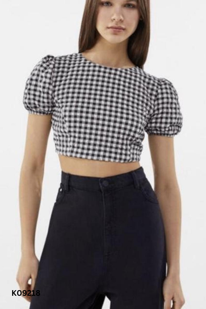 Áo BERSHKA trắng kẻ caro đen
