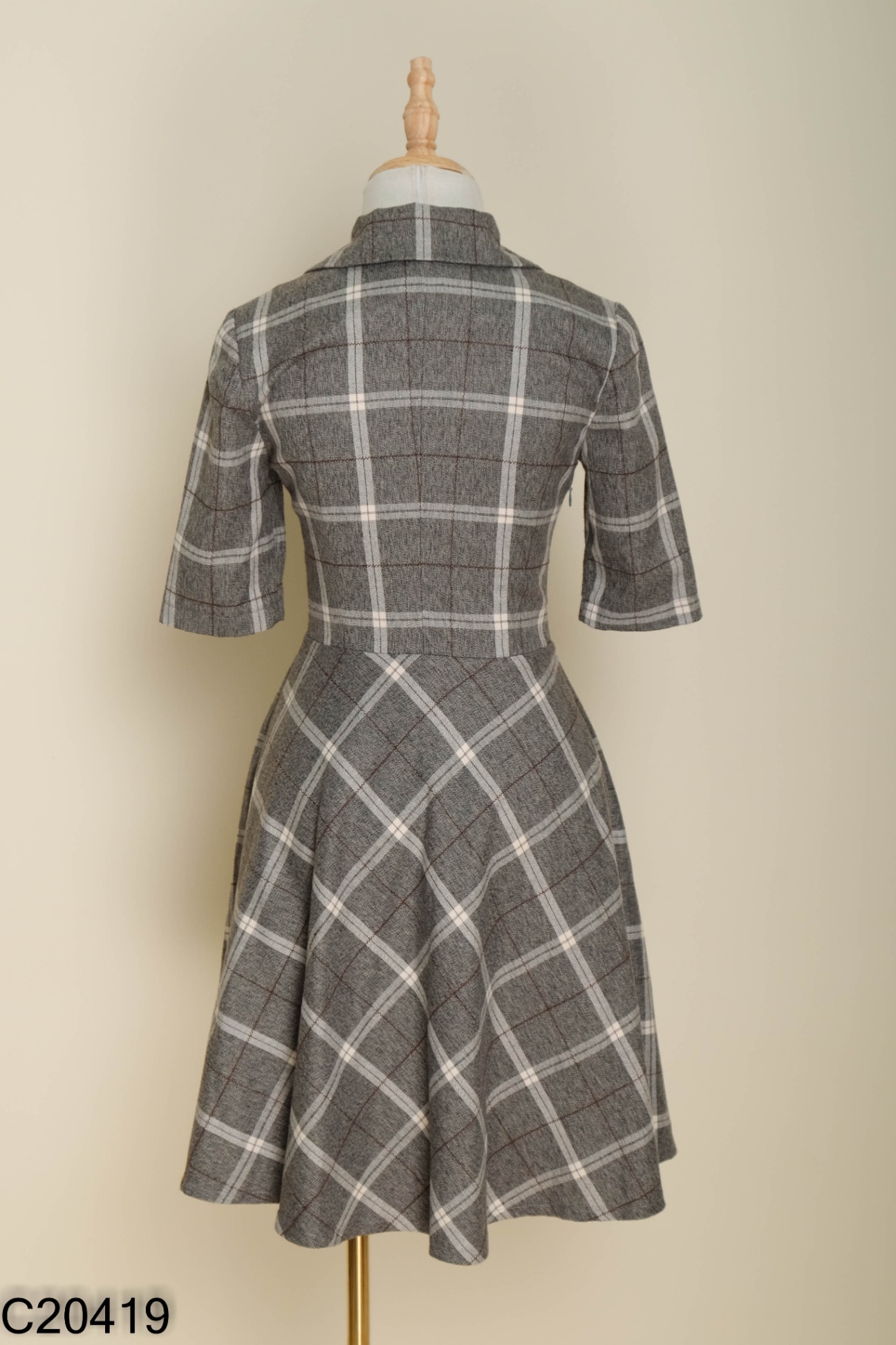 Váy ghi be ADORE DRESS kẻ phối cúc