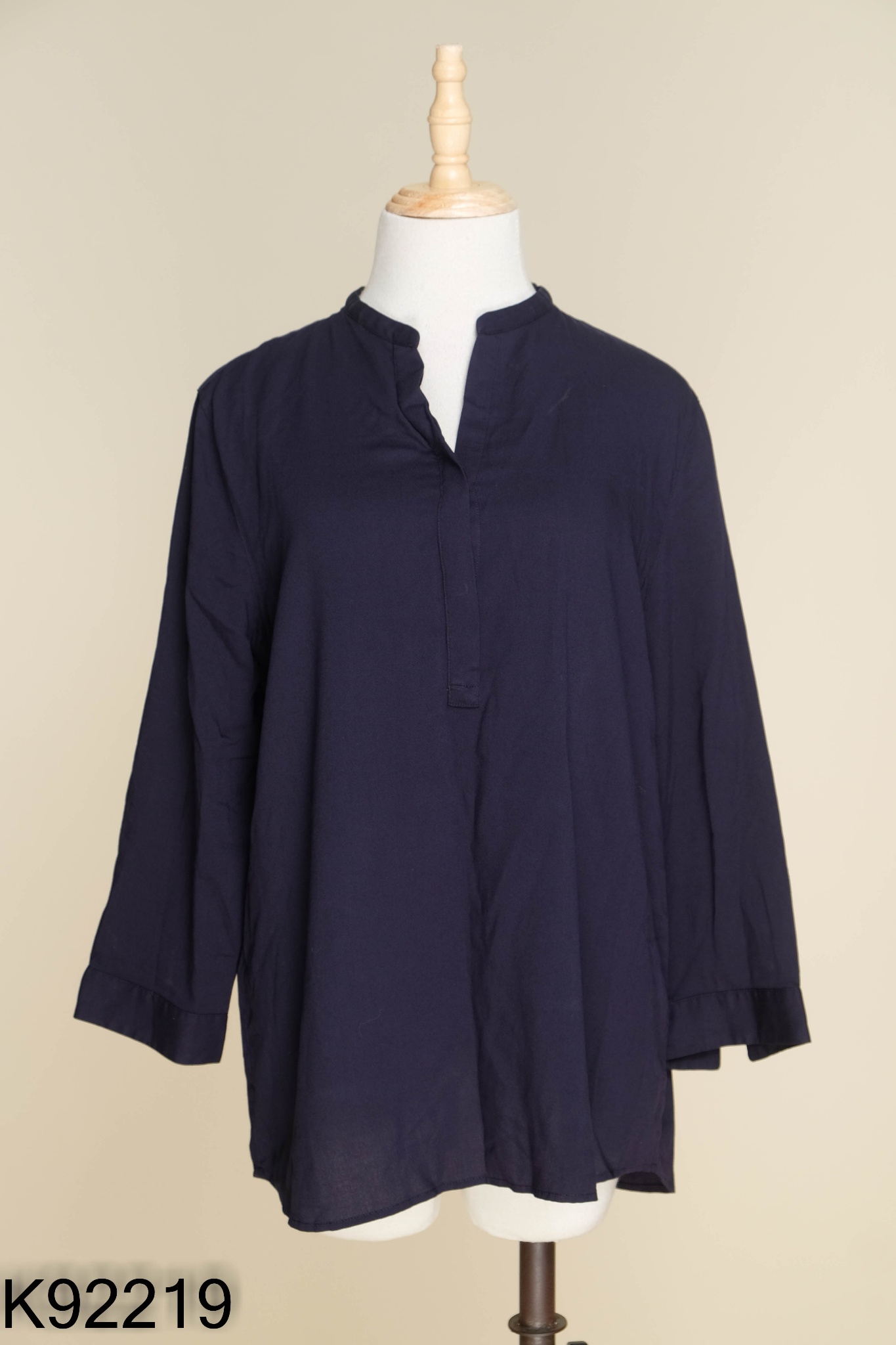 Áo UNIQLO xanh than
