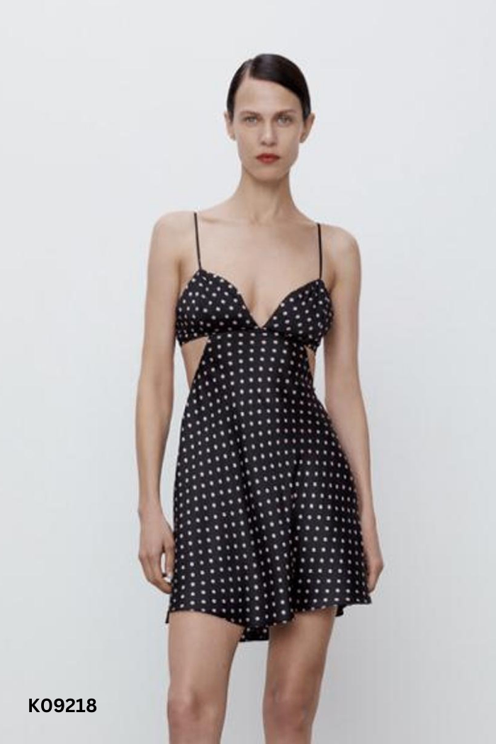 Váy ZARA(cắt tag) lụa đen chấm bi hồng