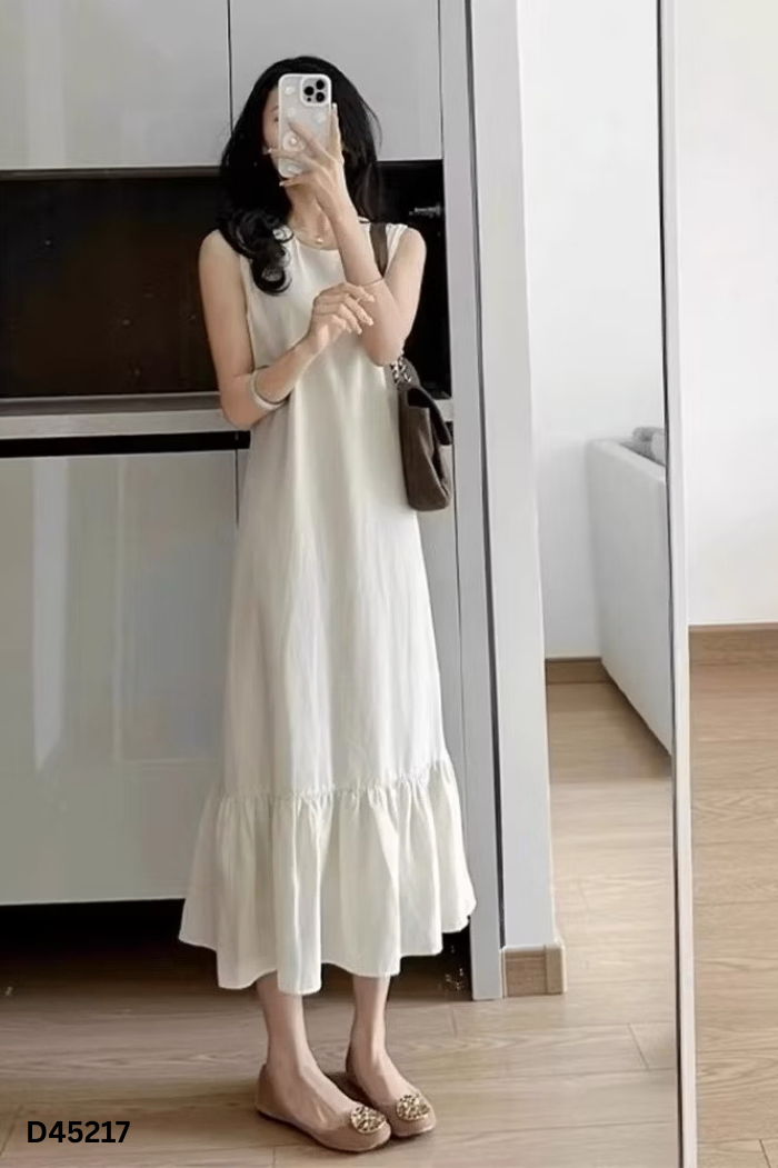 Váy PHAM NGOC ANH trắng sữa sát nách