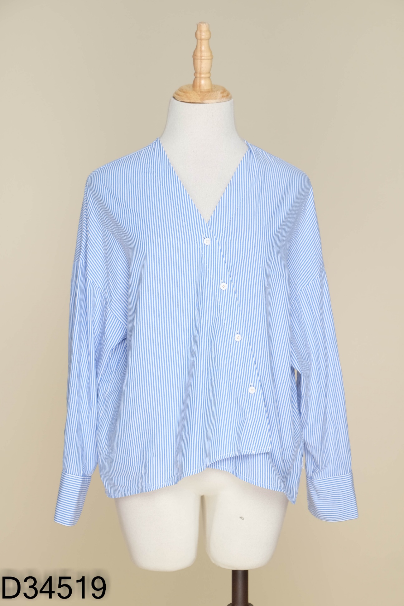 Áo D.CHIC xanh sọc trắng