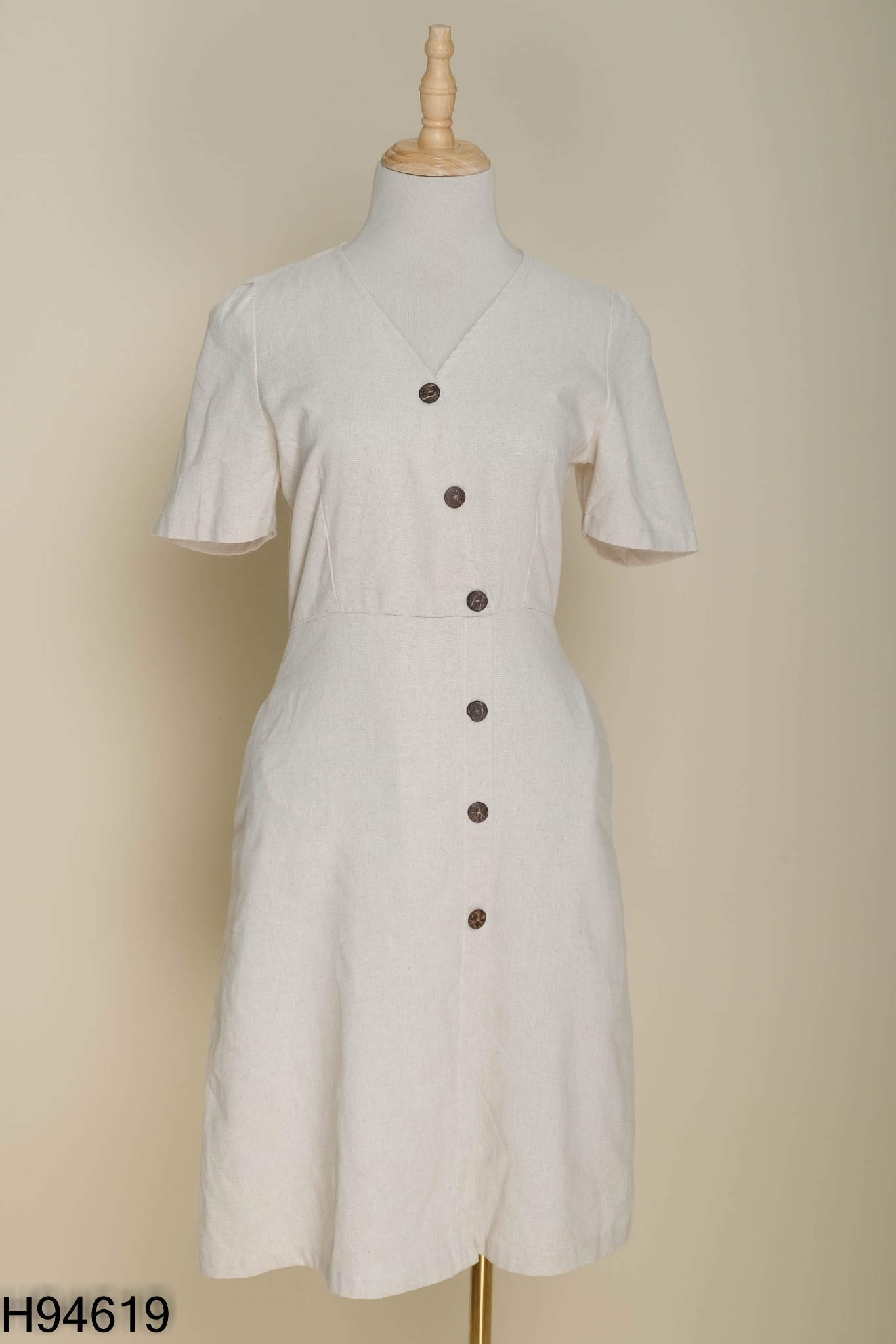 Váy linen be phối cúc