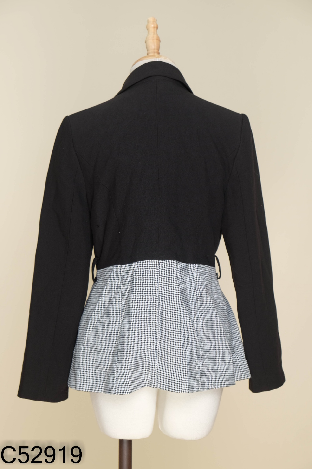 NEWTAG Áo blazer C'CHAT đen mix đen trắng