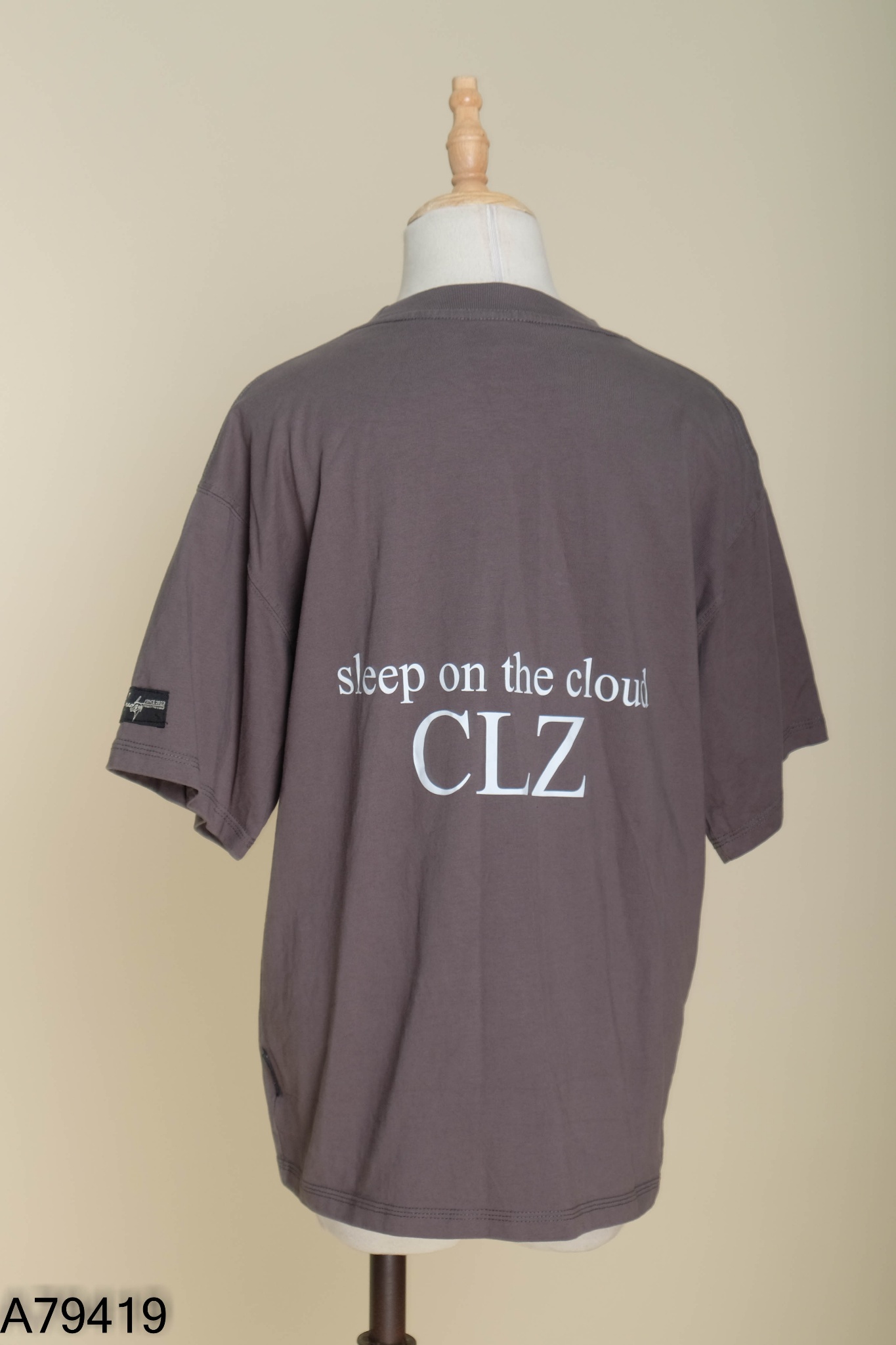 Áo xám CLOUDZY in hình thỏ
