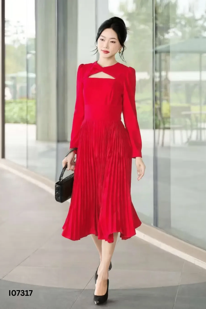 Váy đỏ phối dập ly