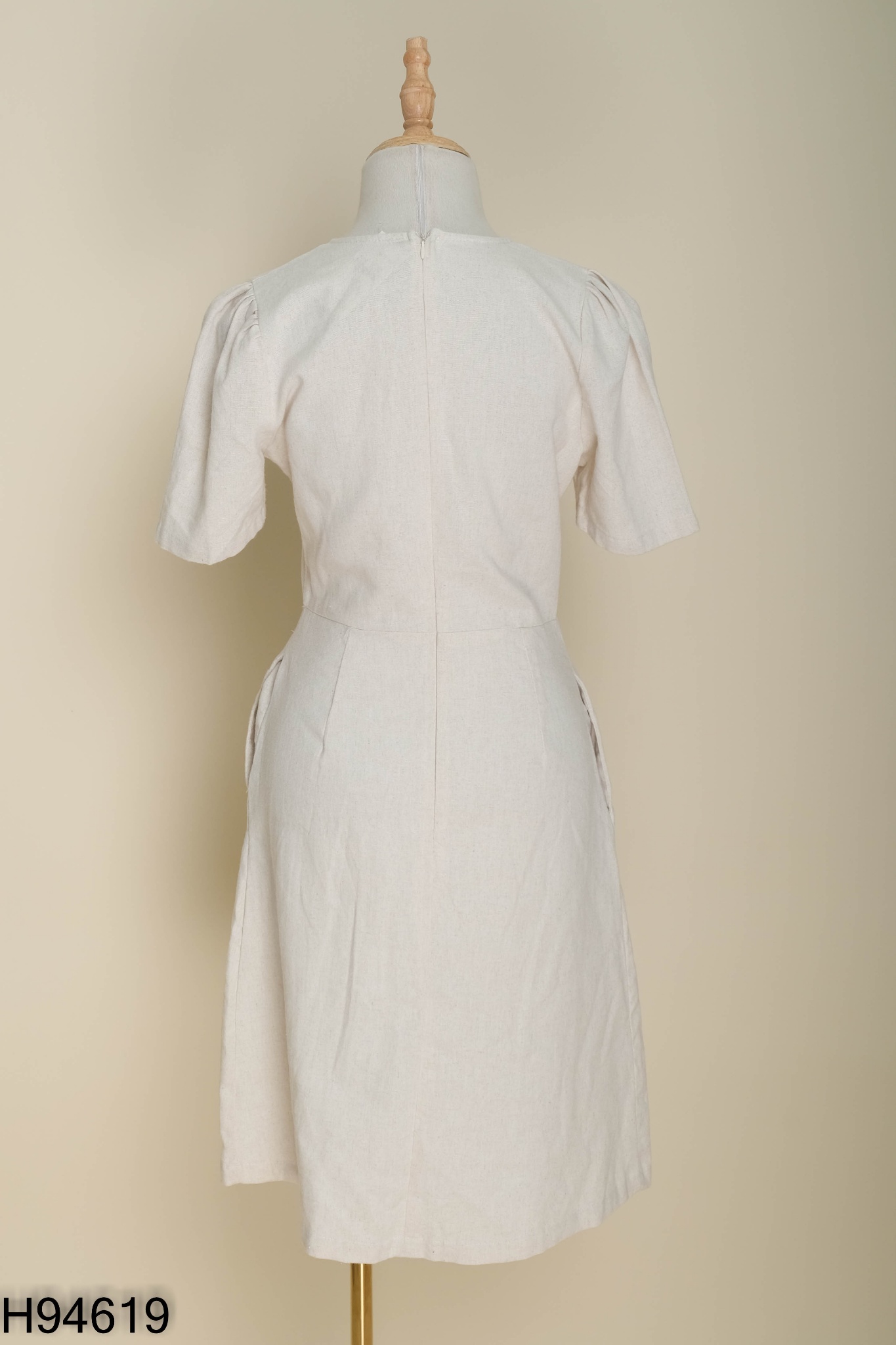 Váy linen be phối cúc