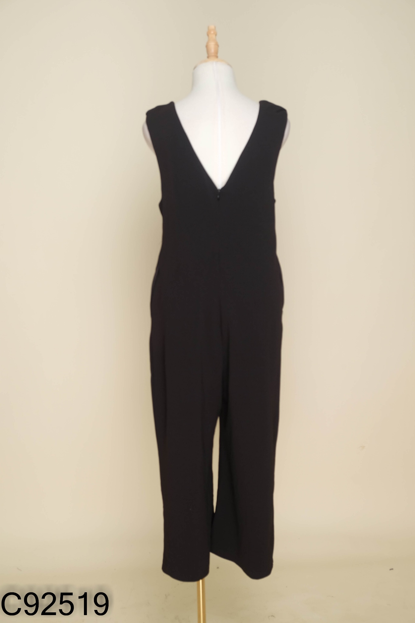 Jumpsuit đen trơn