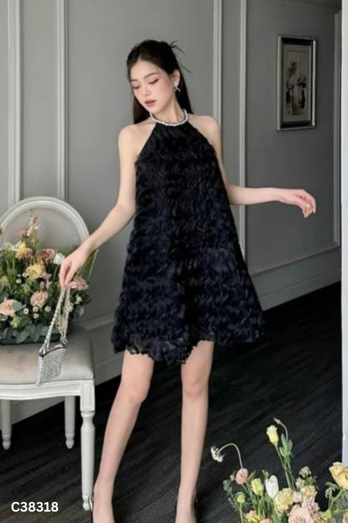 Váy LINLY STORE đen cổ yếm