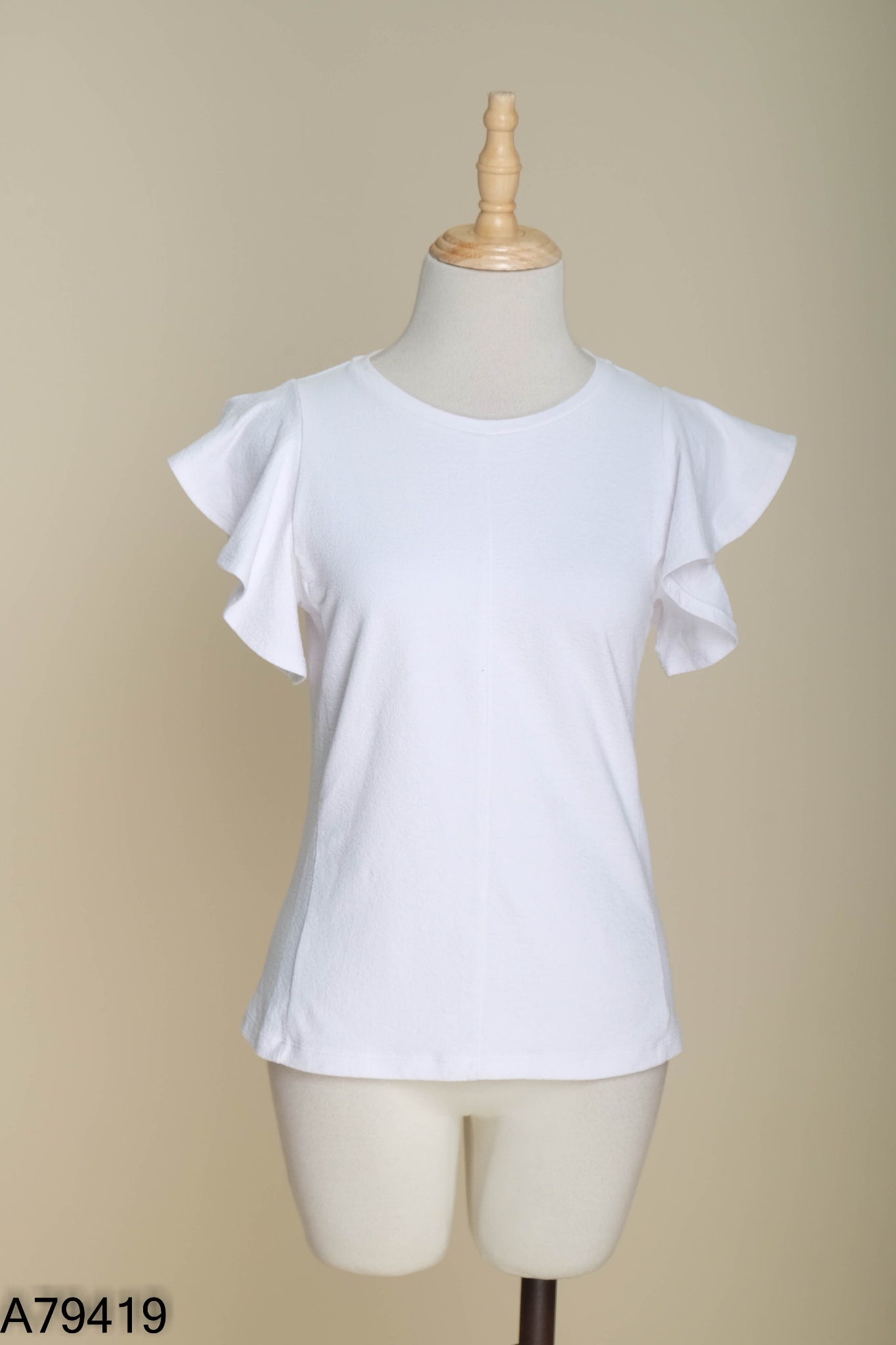 Áo trắng UNIQLO tay bèo
