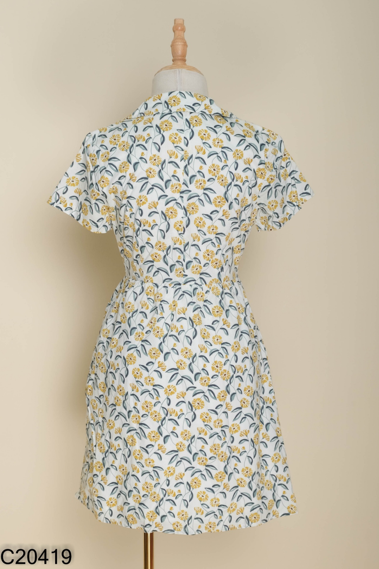 Váy trắng ADORE DRESS hoa vàng xanh