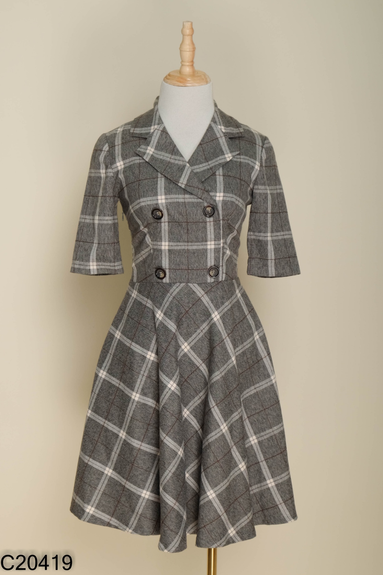 Váy ghi be ADORE DRESS kẻ phối cúc