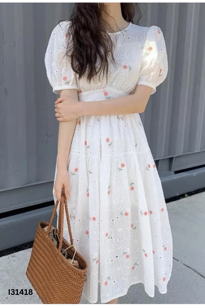 Váy trắng hoa hồng