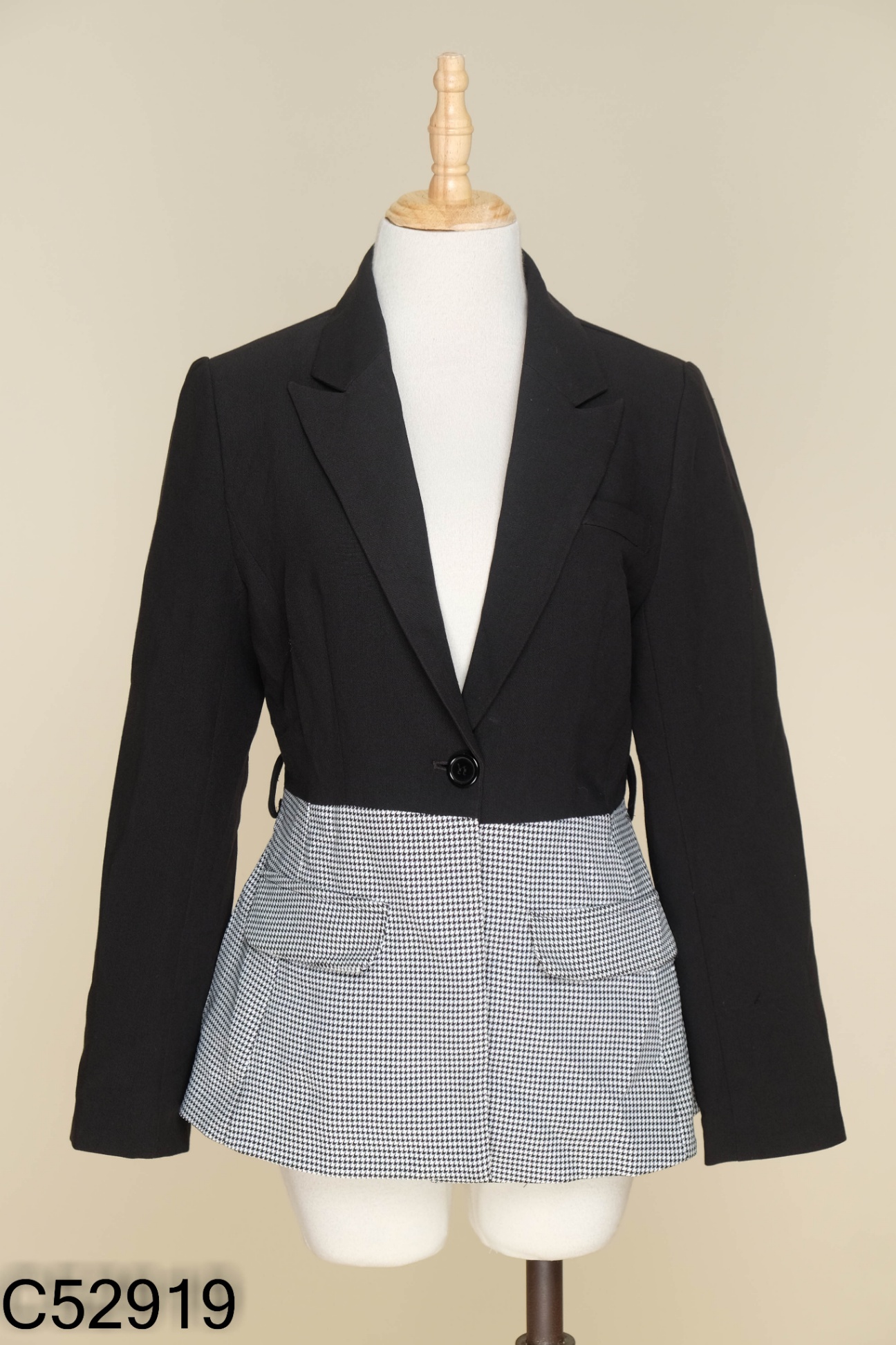 NEWTAG Áo blazer C'CHAT đen mix đen trắng