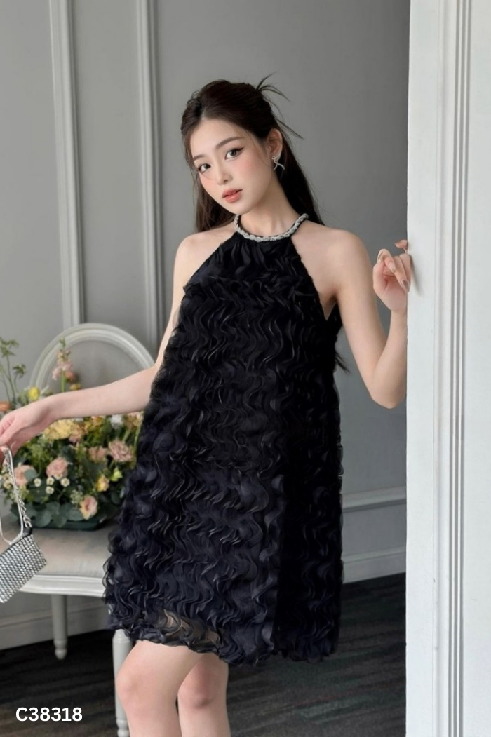 Váy LINLY STORE đen cổ yếm