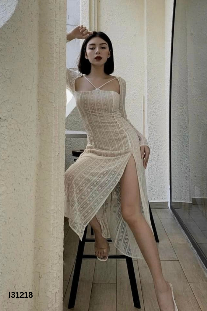 Váy ren trắng họa tiết