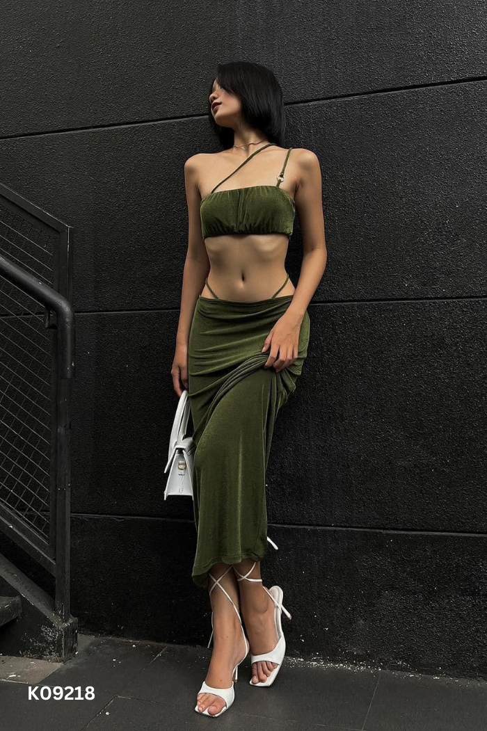 Set IAMCOCO xanh rêu áo hai dây + chân váy