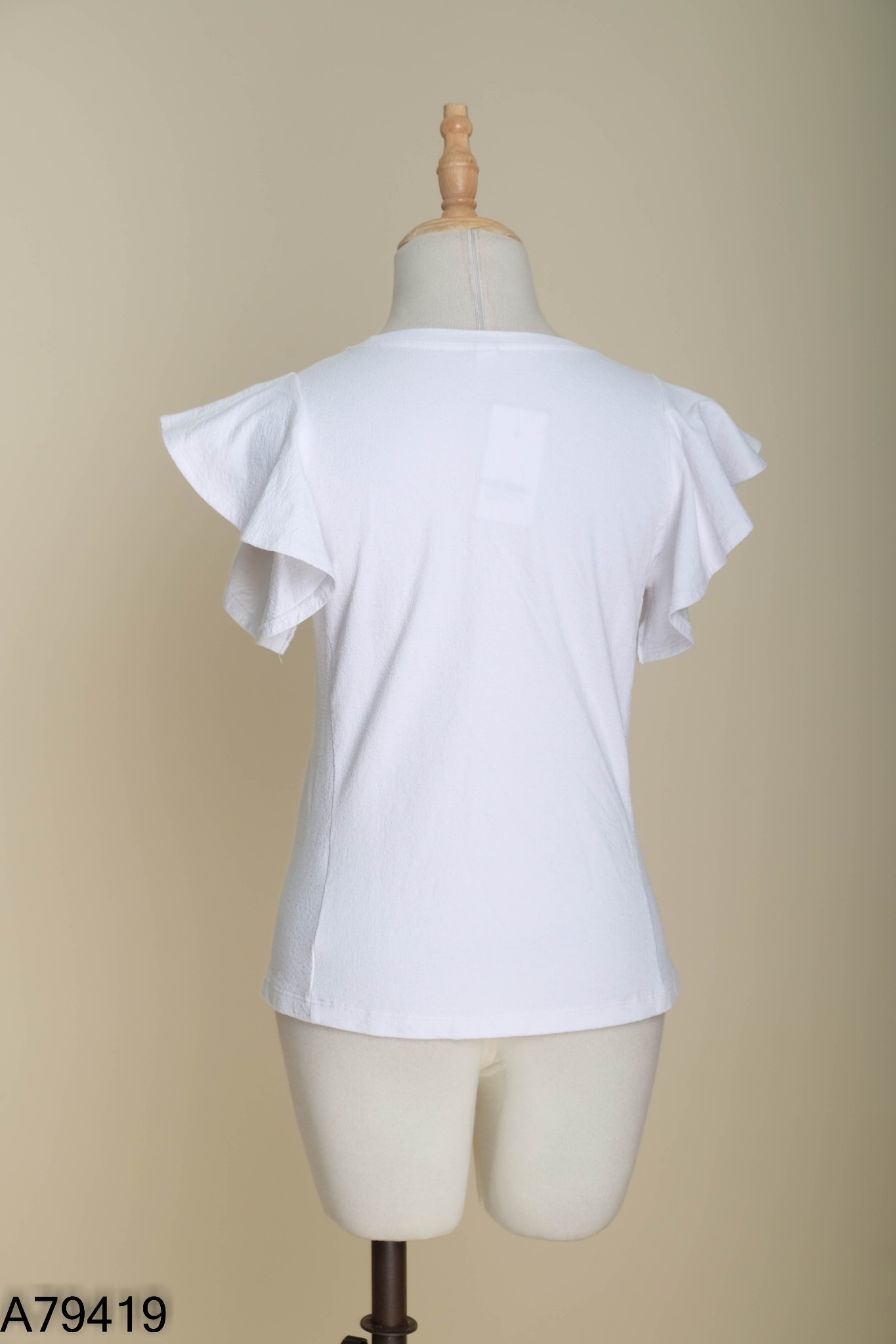 Áo trắng UNIQLO tay bèo