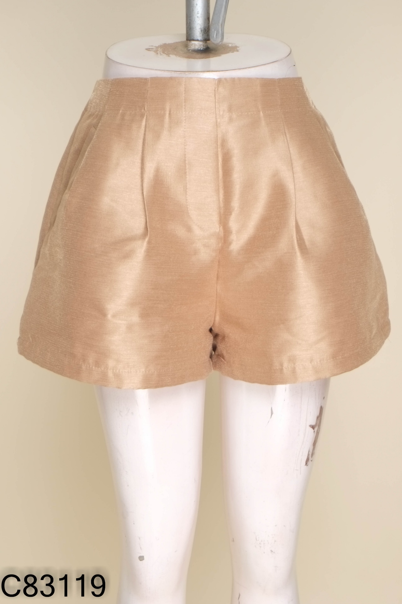 Quần shorts taffta be