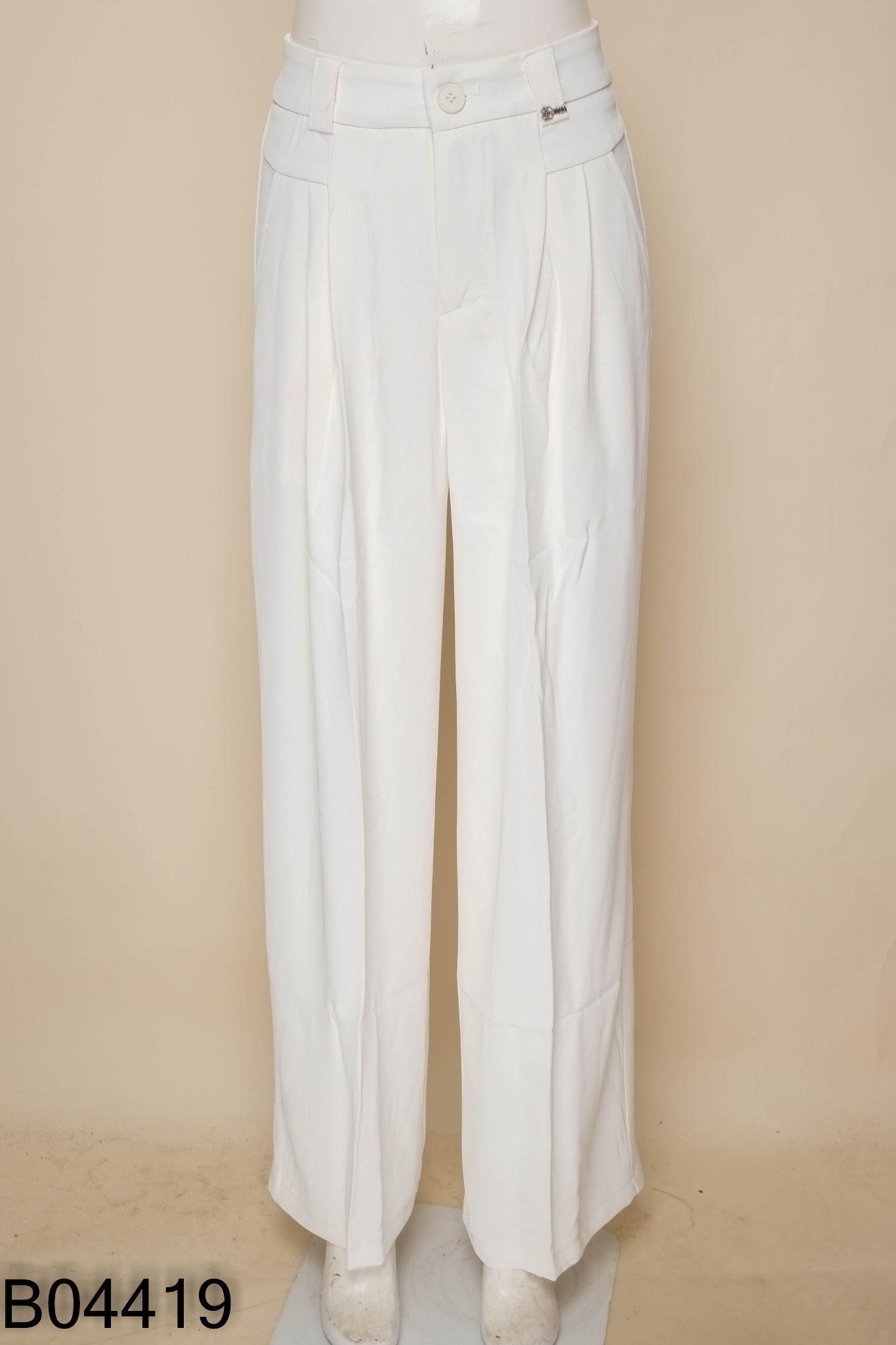 NEWTAG Quần culottes vải trắng