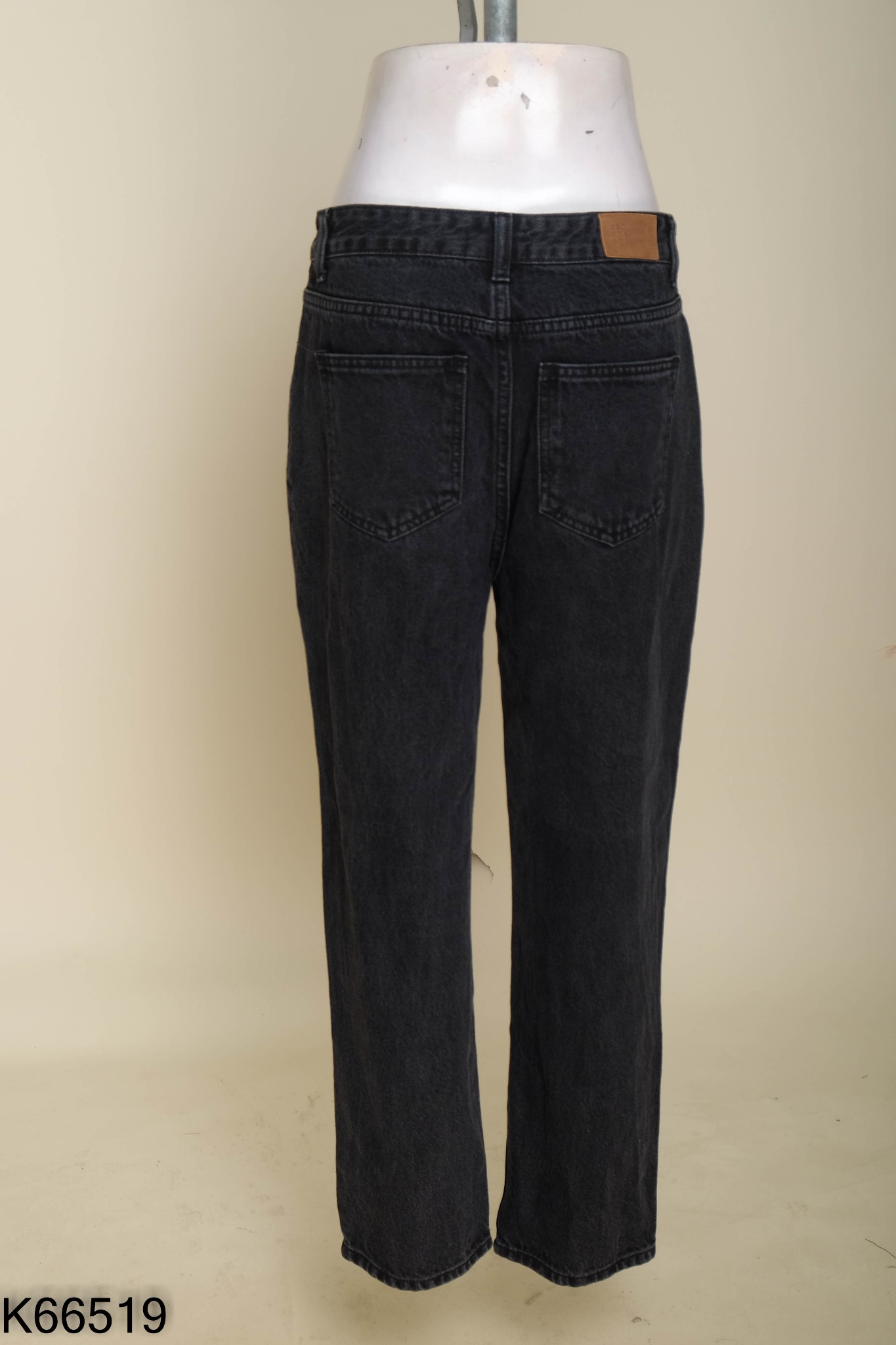 Quần jeans đen trơn