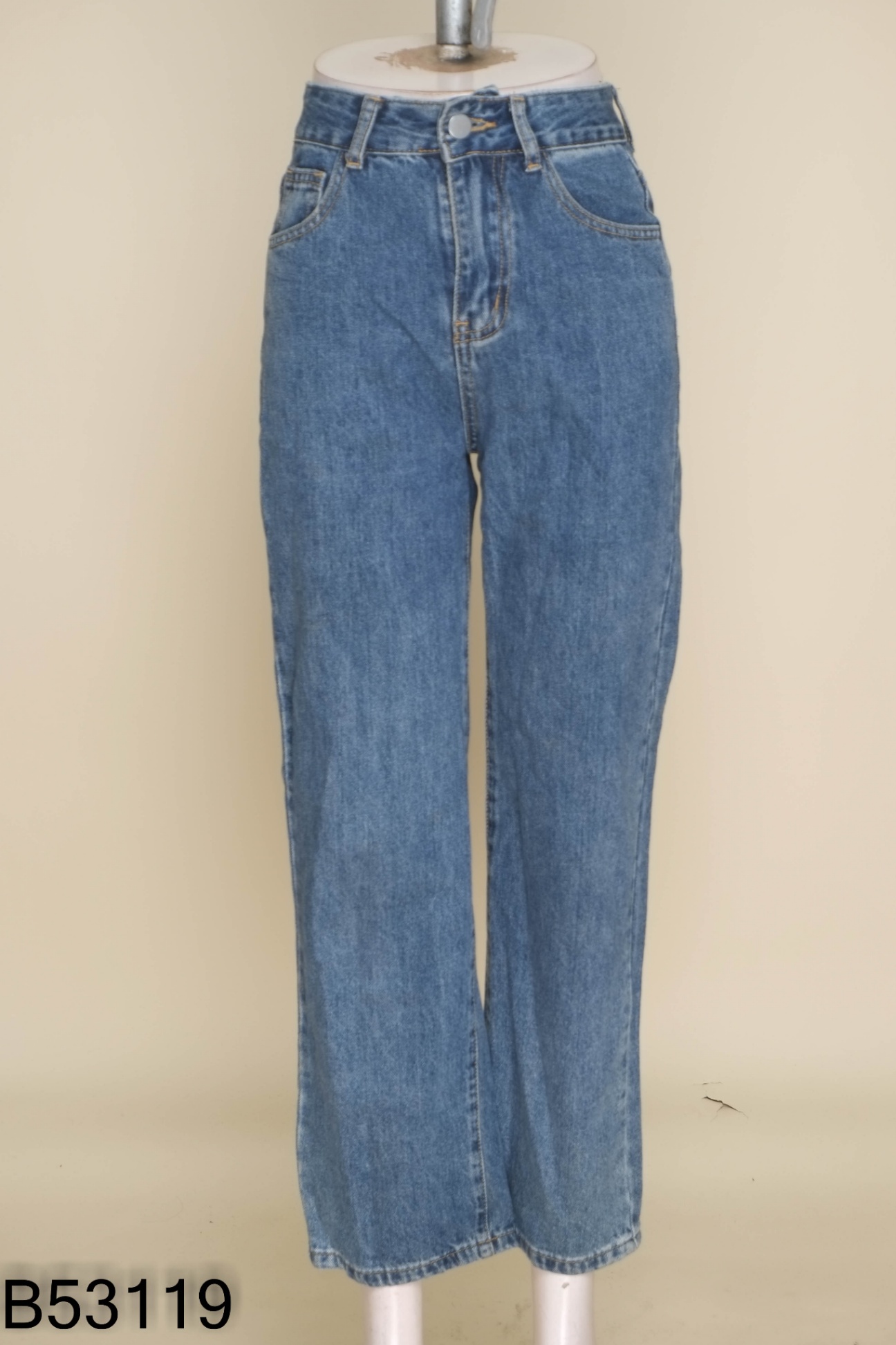 Quần jeans xanh trơn
