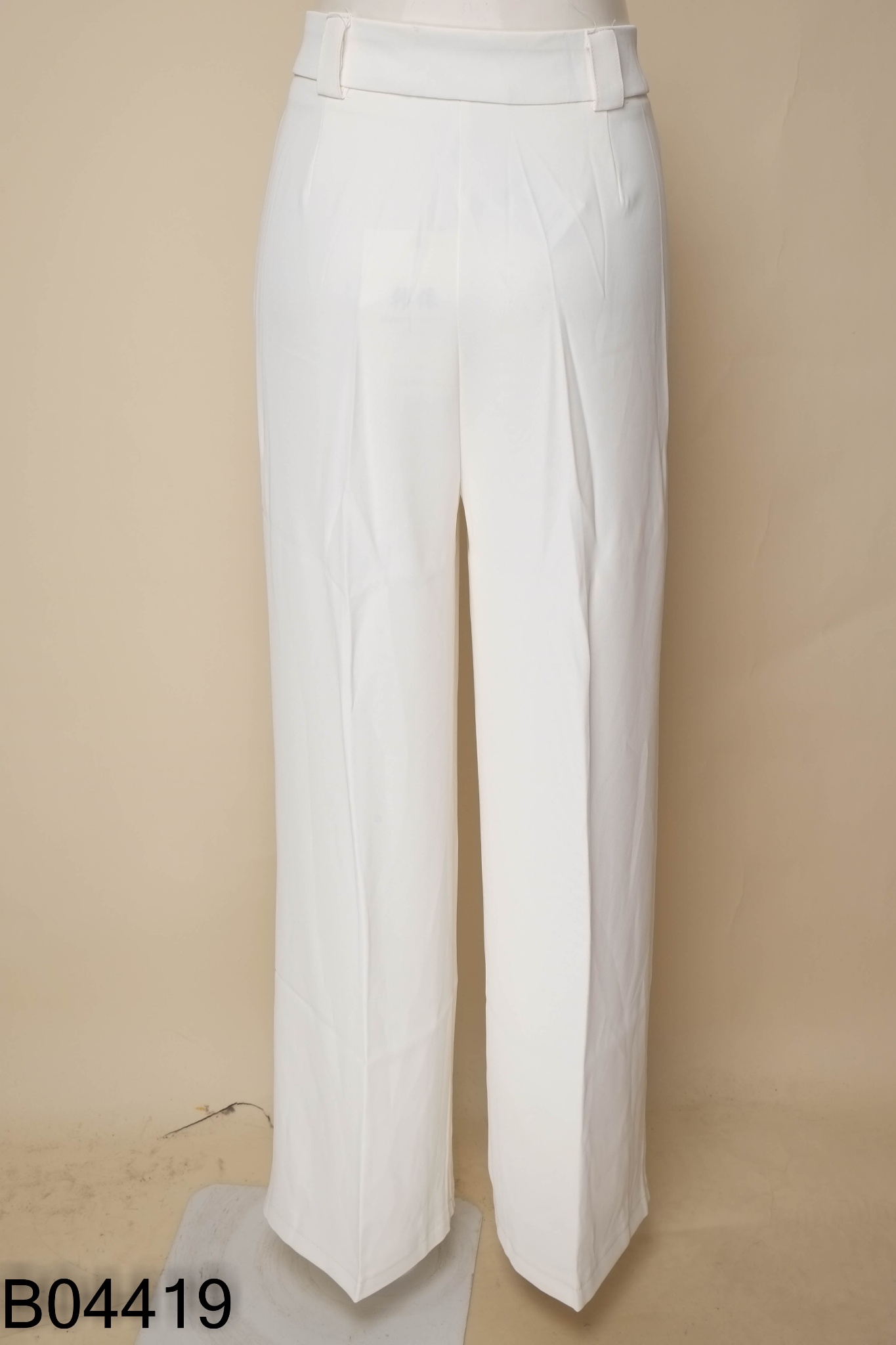 NEWTAG Quần culottes vải trắng