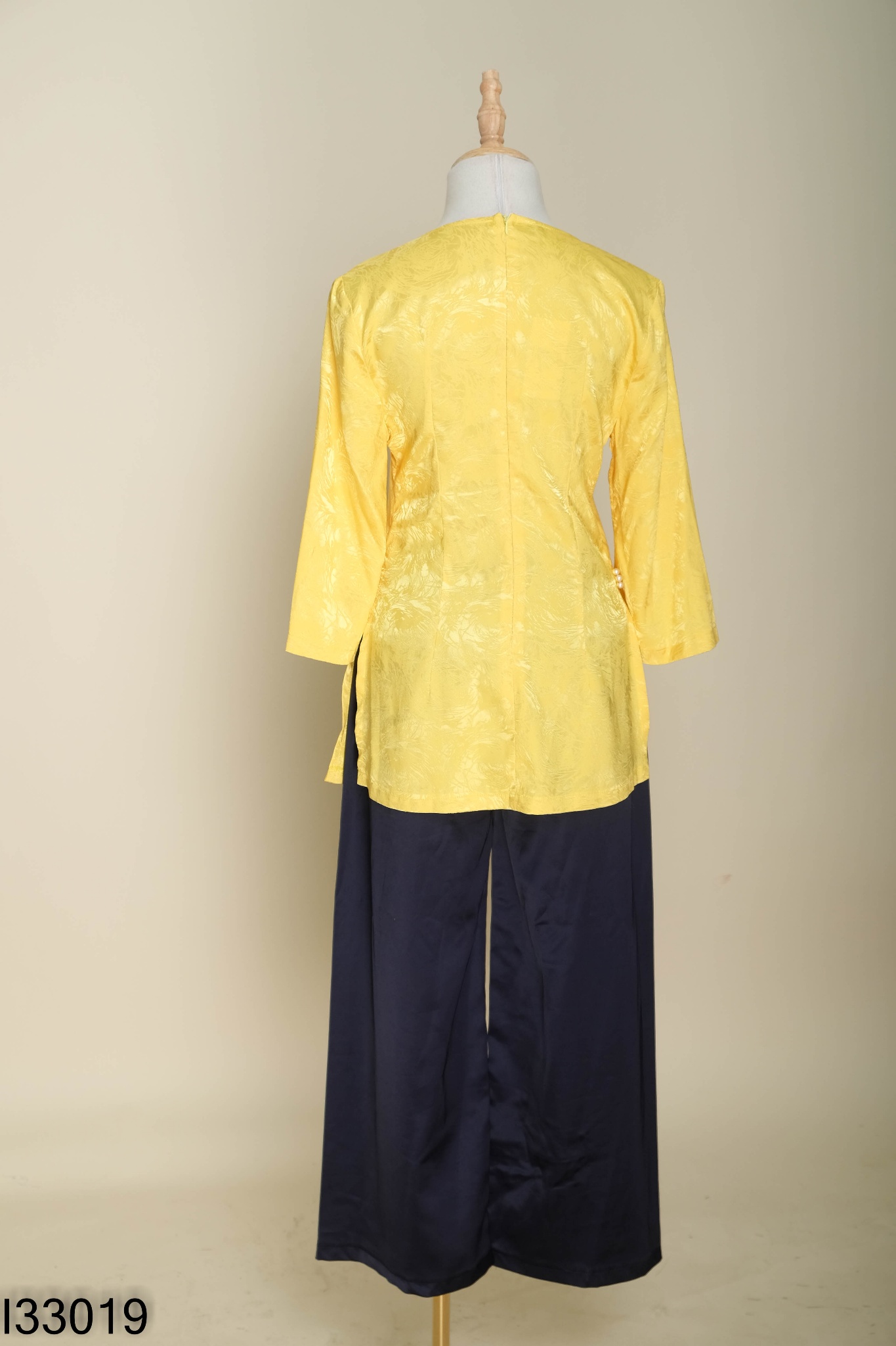 SET Áo vàng đính ngọc + quần đen
