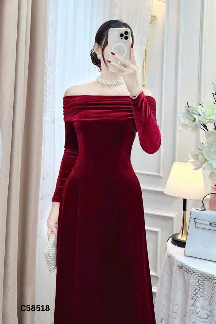 Váy nhung đỏ trễ vai