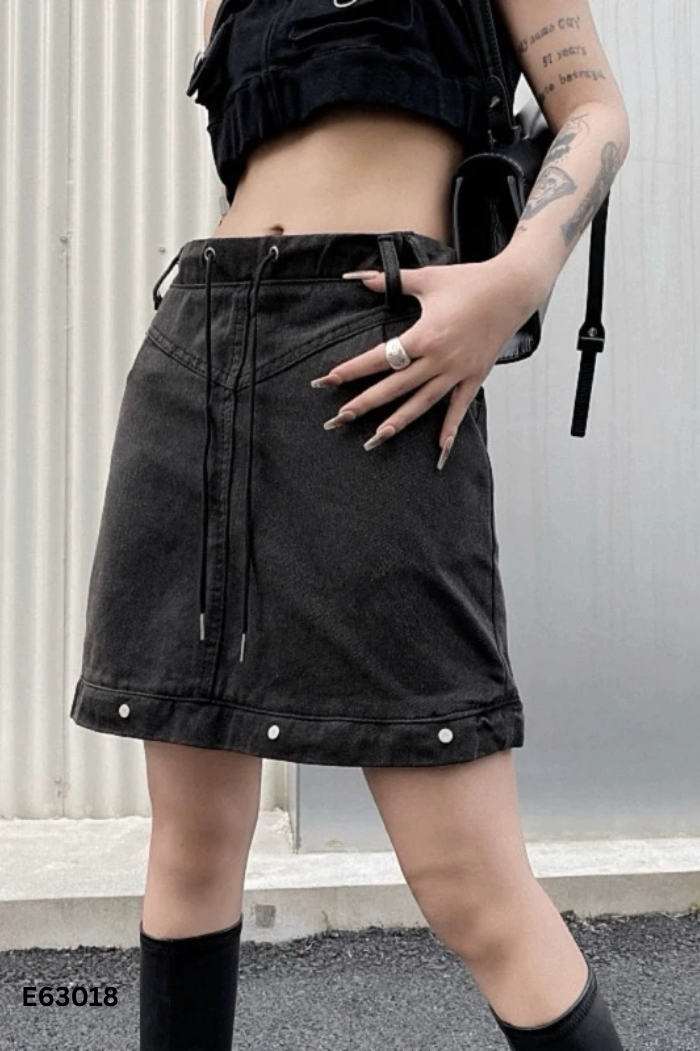 Chân váy jeans đen túi hộp dài