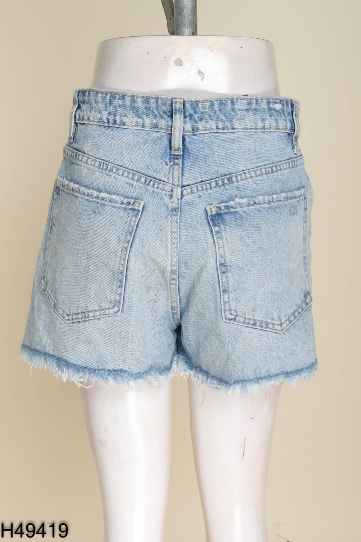 Quần short ZARA xanh phối khuy