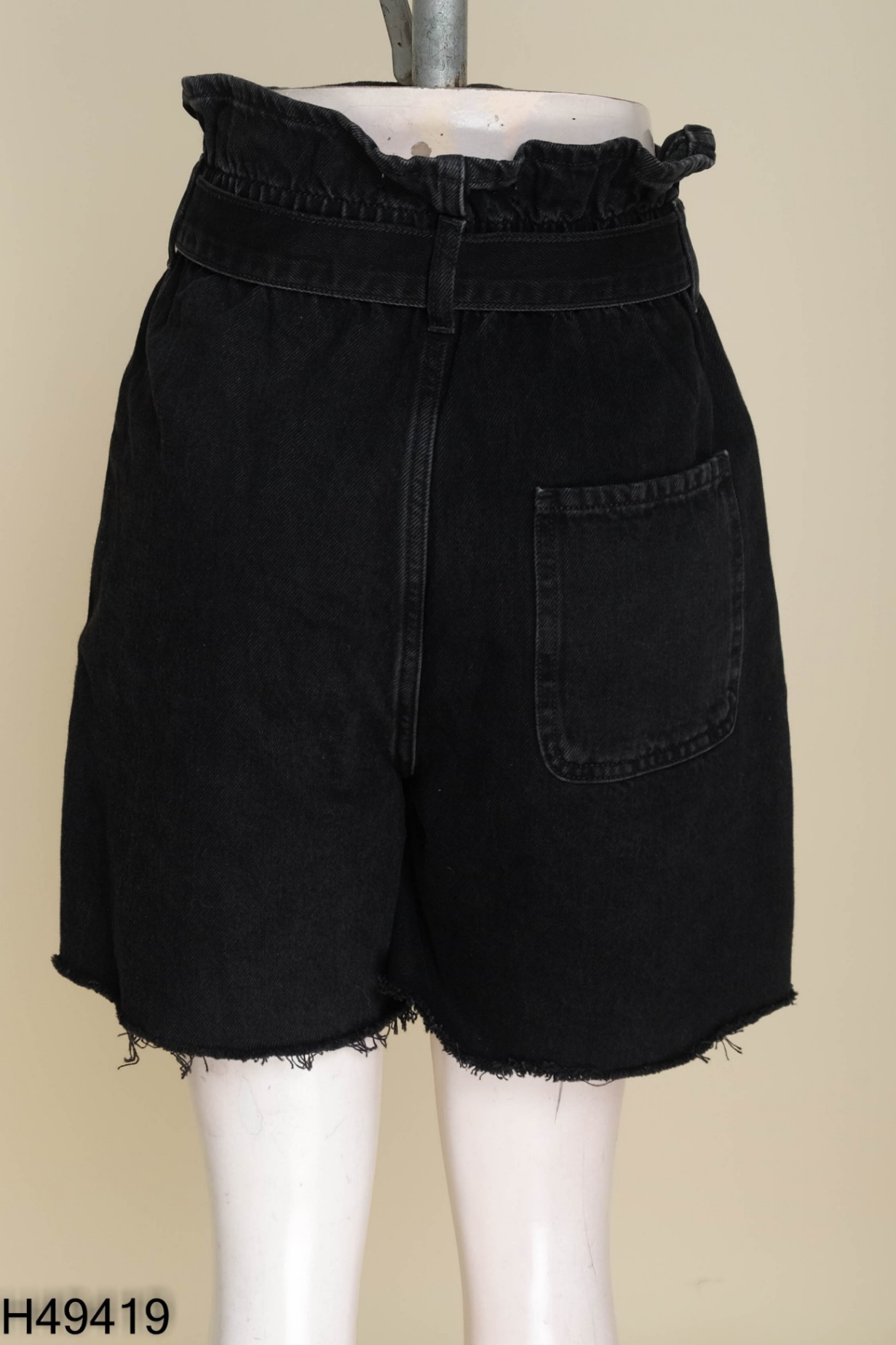 Quần short ZARA xám đen