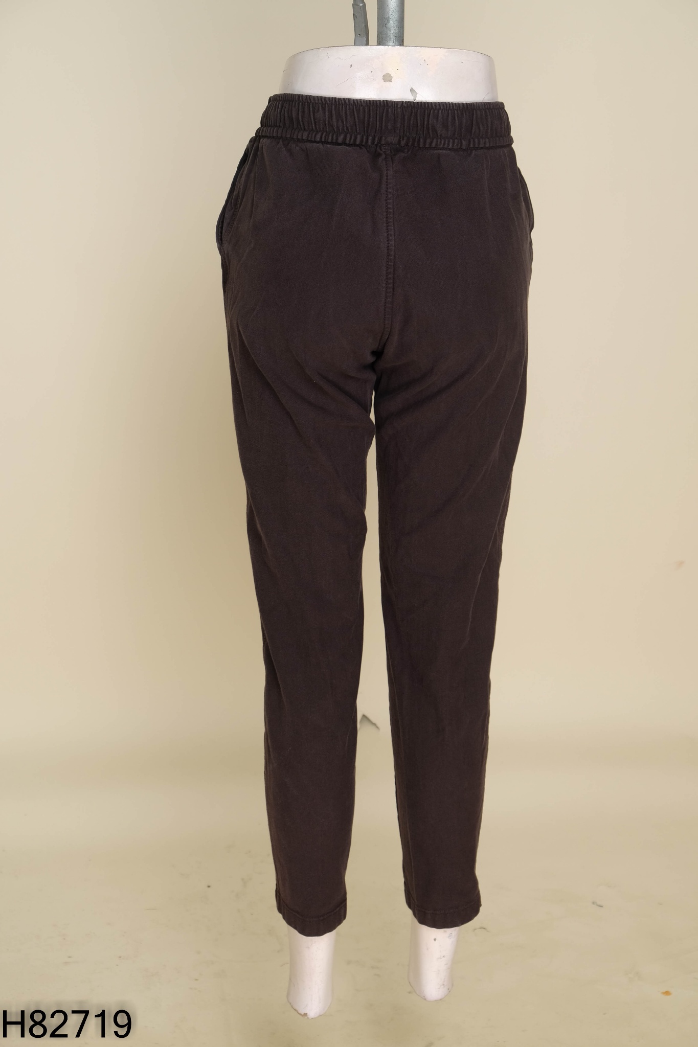 Quần xám đen UNIQLO giả jeans