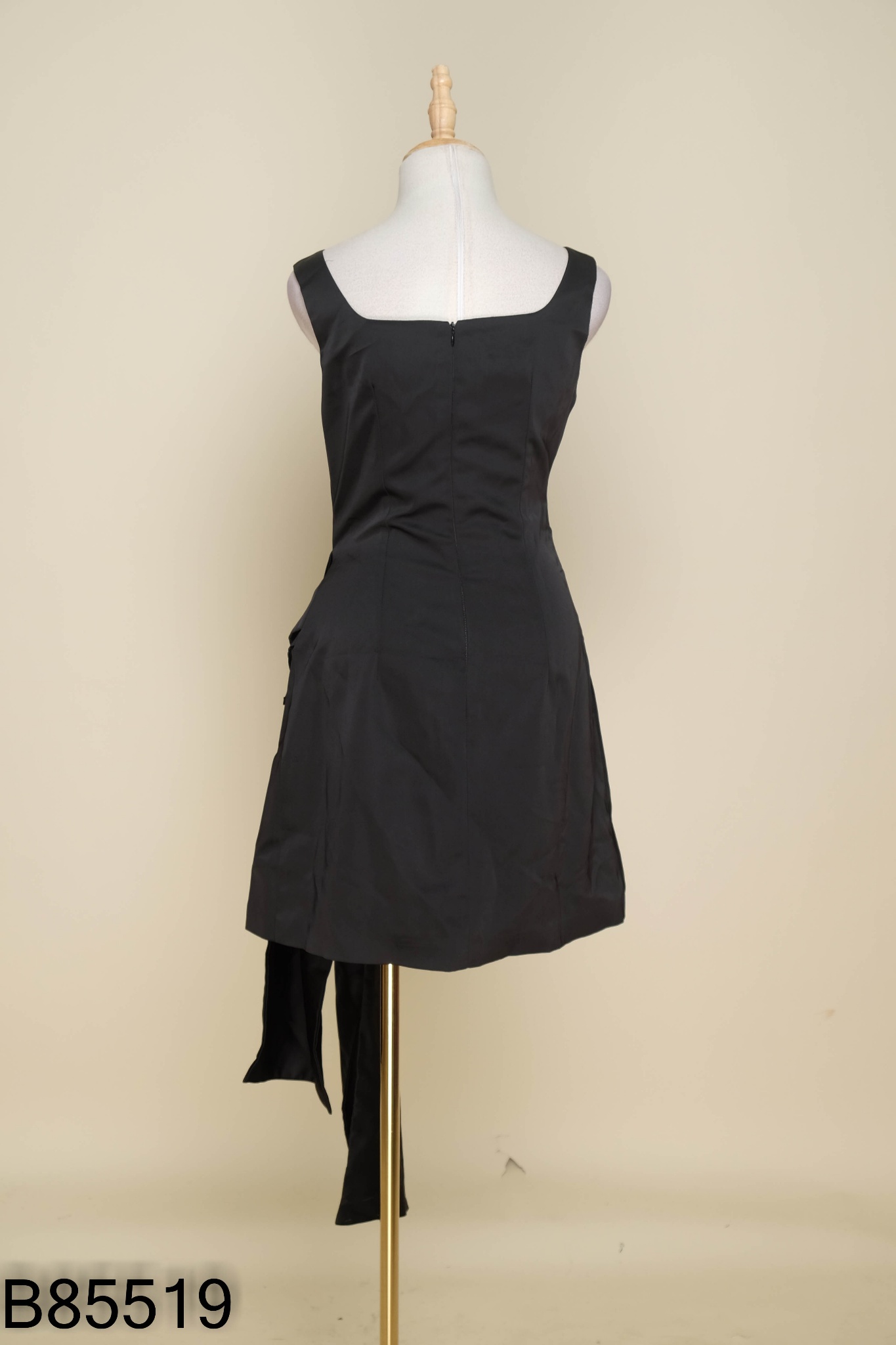 Váy DRESS DESIGN lụa đen vạt lệch