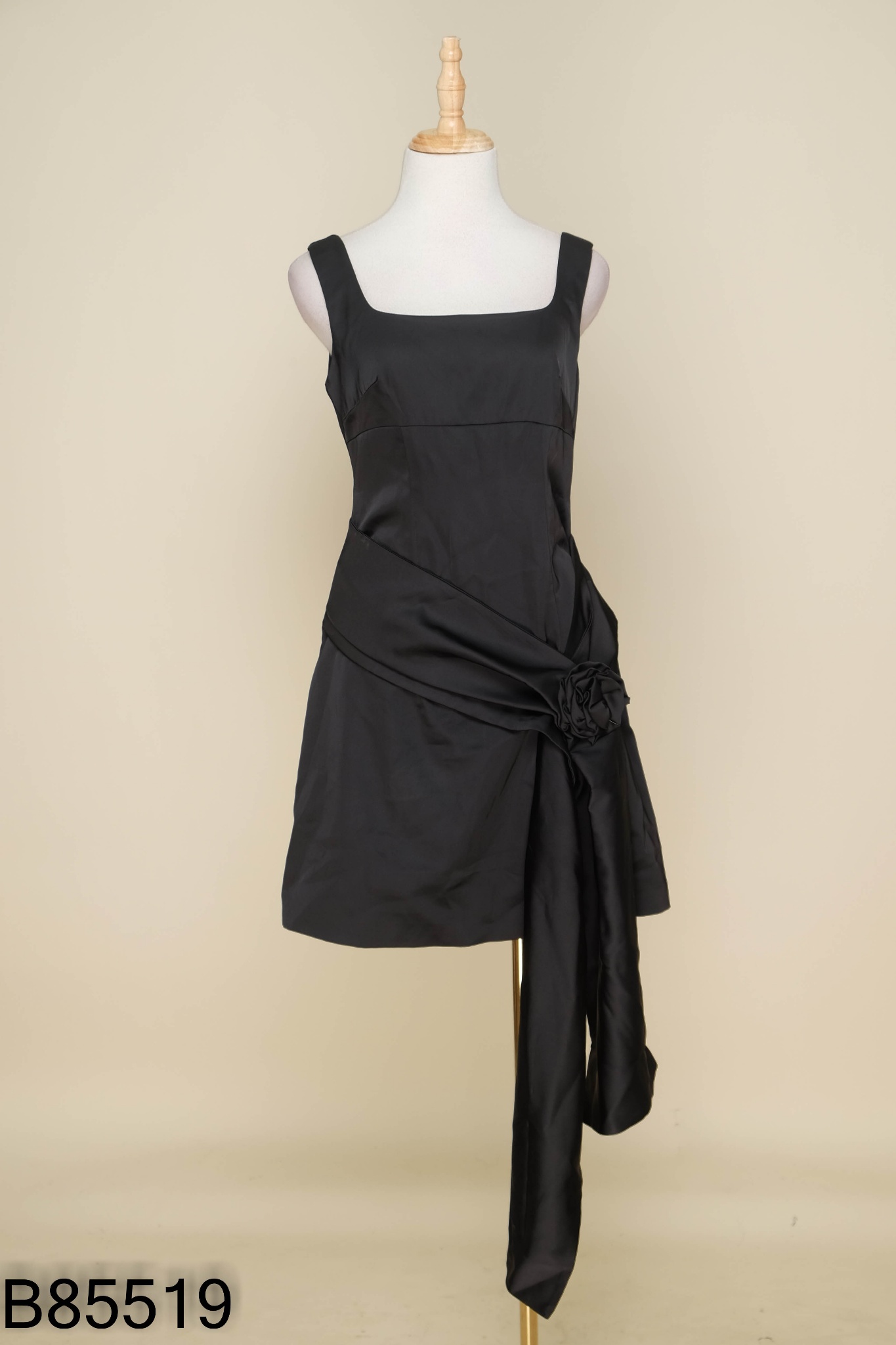 Váy DRESS DESIGN lụa đen vạt lệch