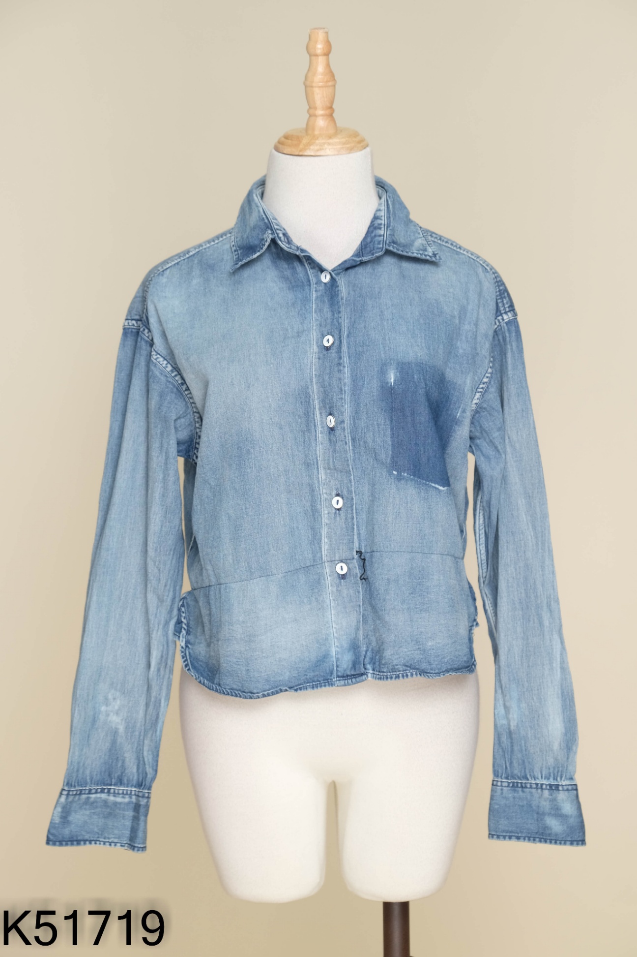 Áo sơ mi UNIQLO jeans xanh