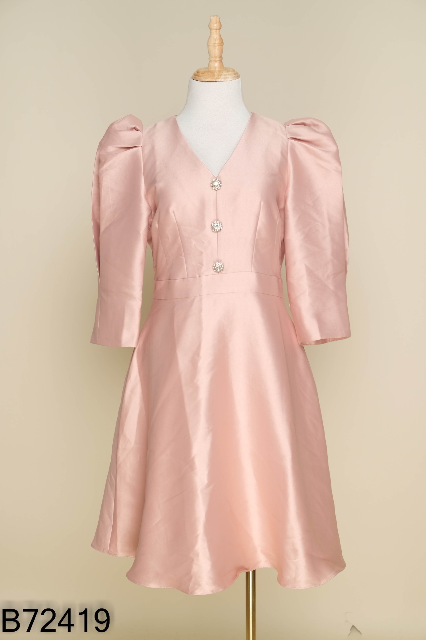 Váy taffta hồng ADORE DRESS cúc đá