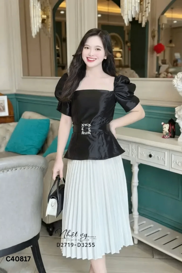 Áo đen cổ vuông