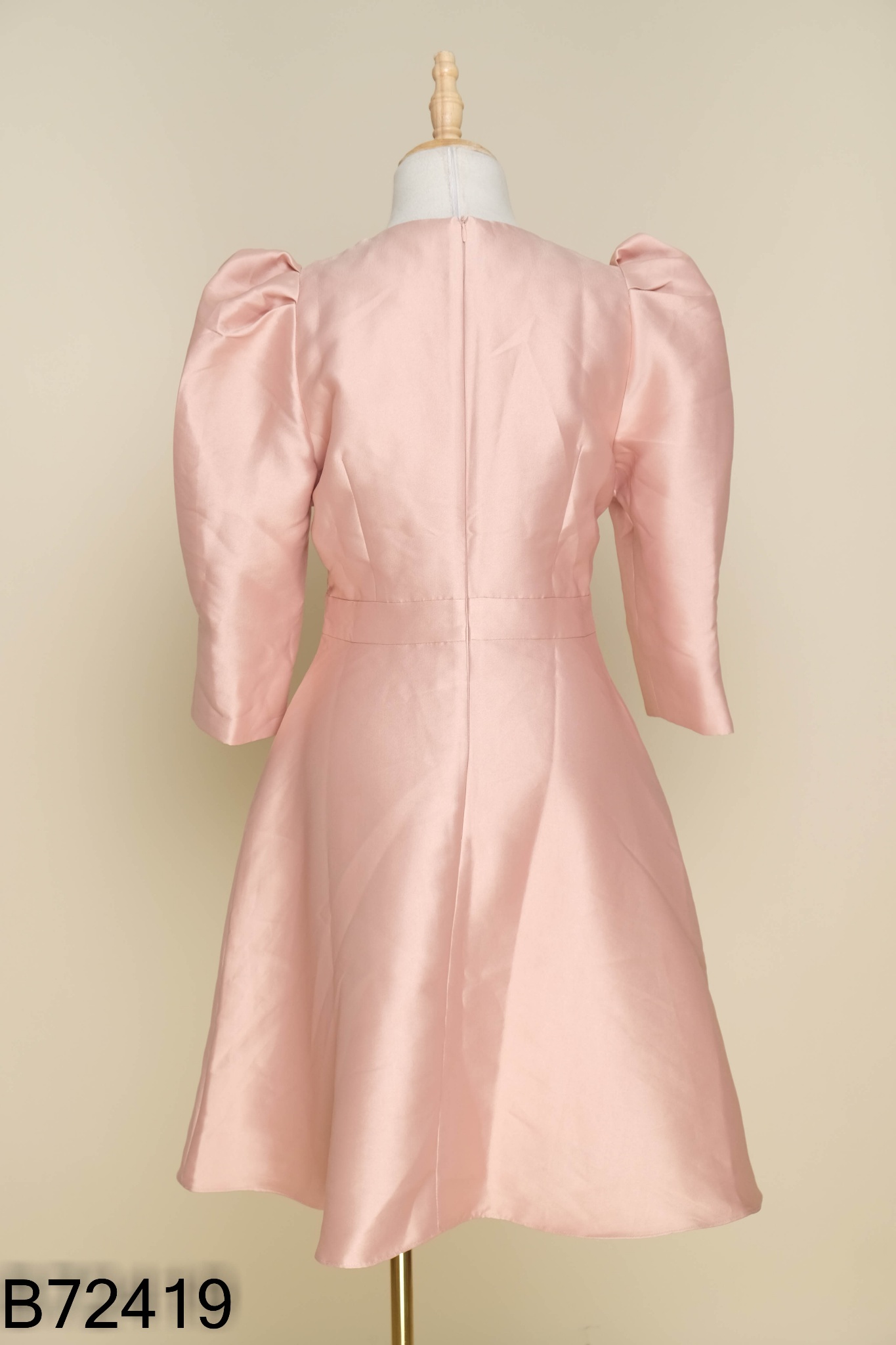 Váy taffta hồng ADORE DRESS cúc đá