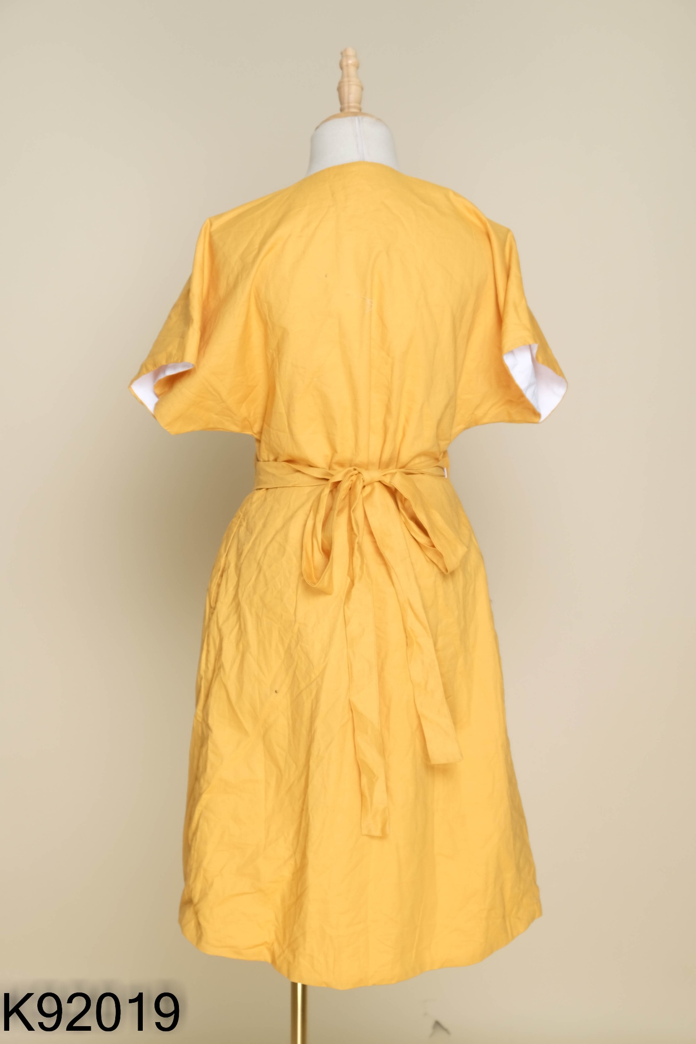 NEWTAG Váy linen POMELO FLOWER vàng vạt chéo