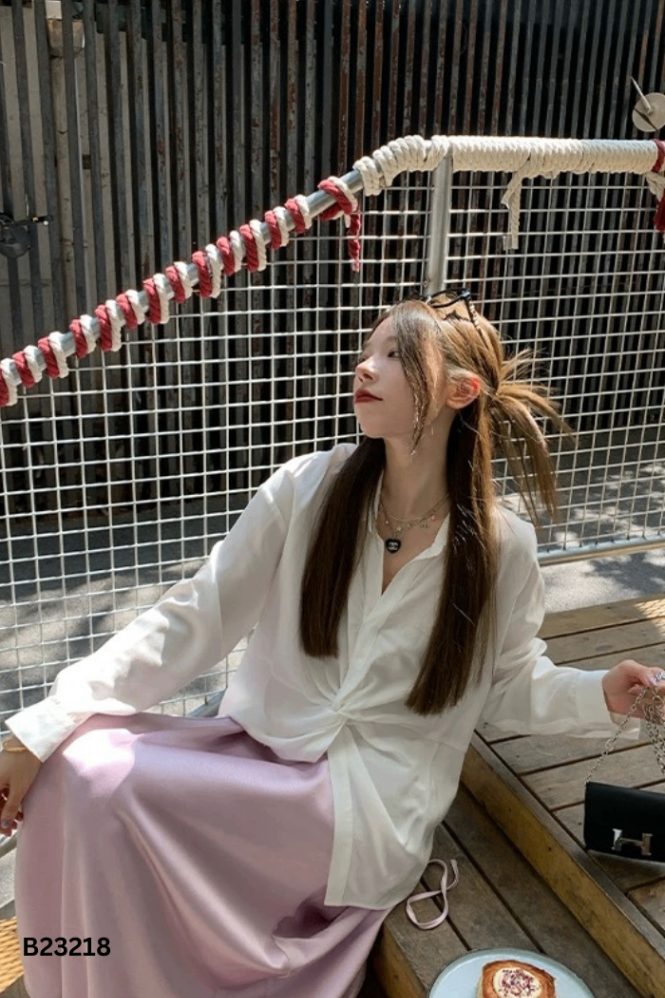 Áo MONOTALK trắng xoắn