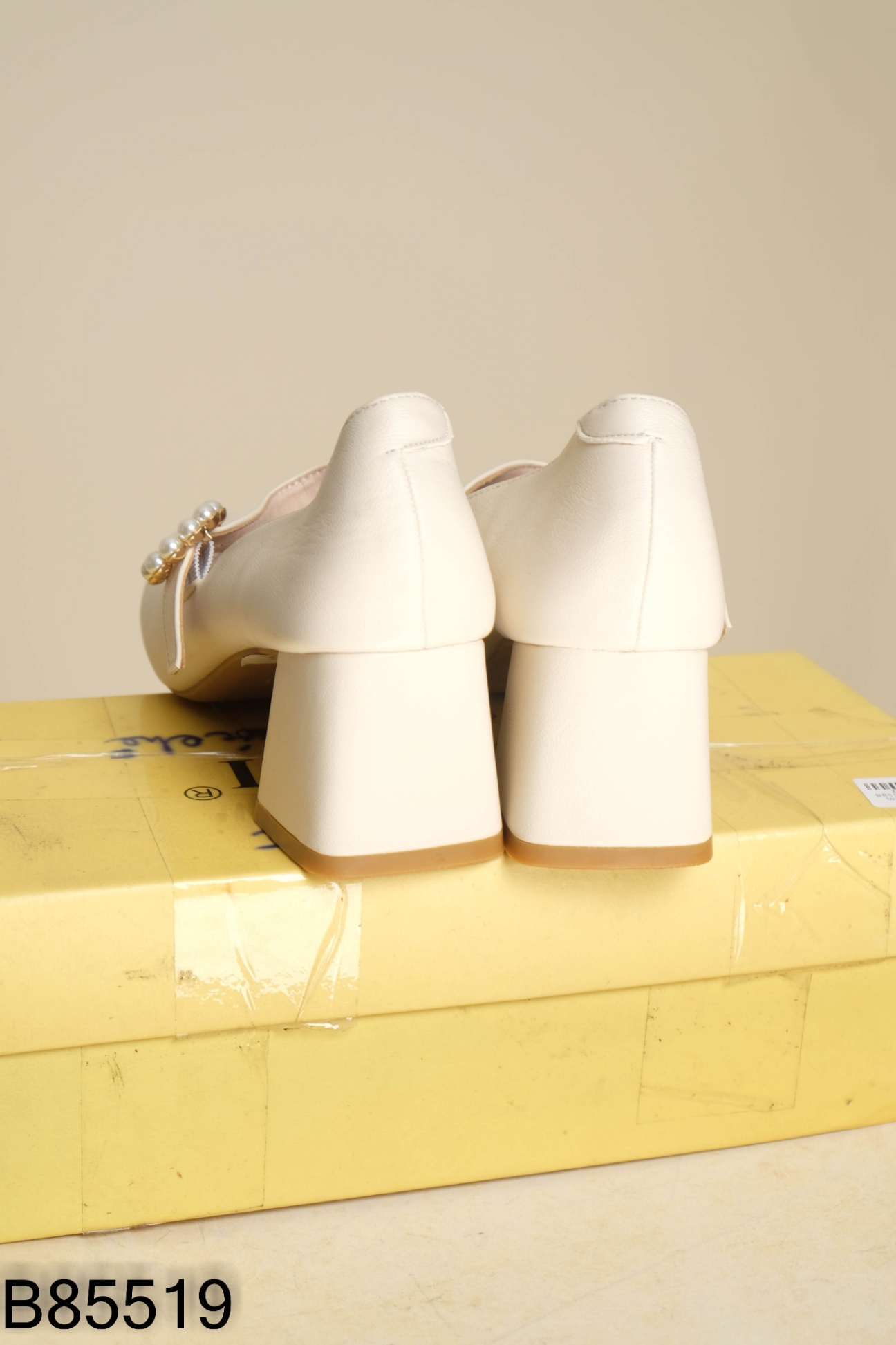NEW Giày loafer búp bê be