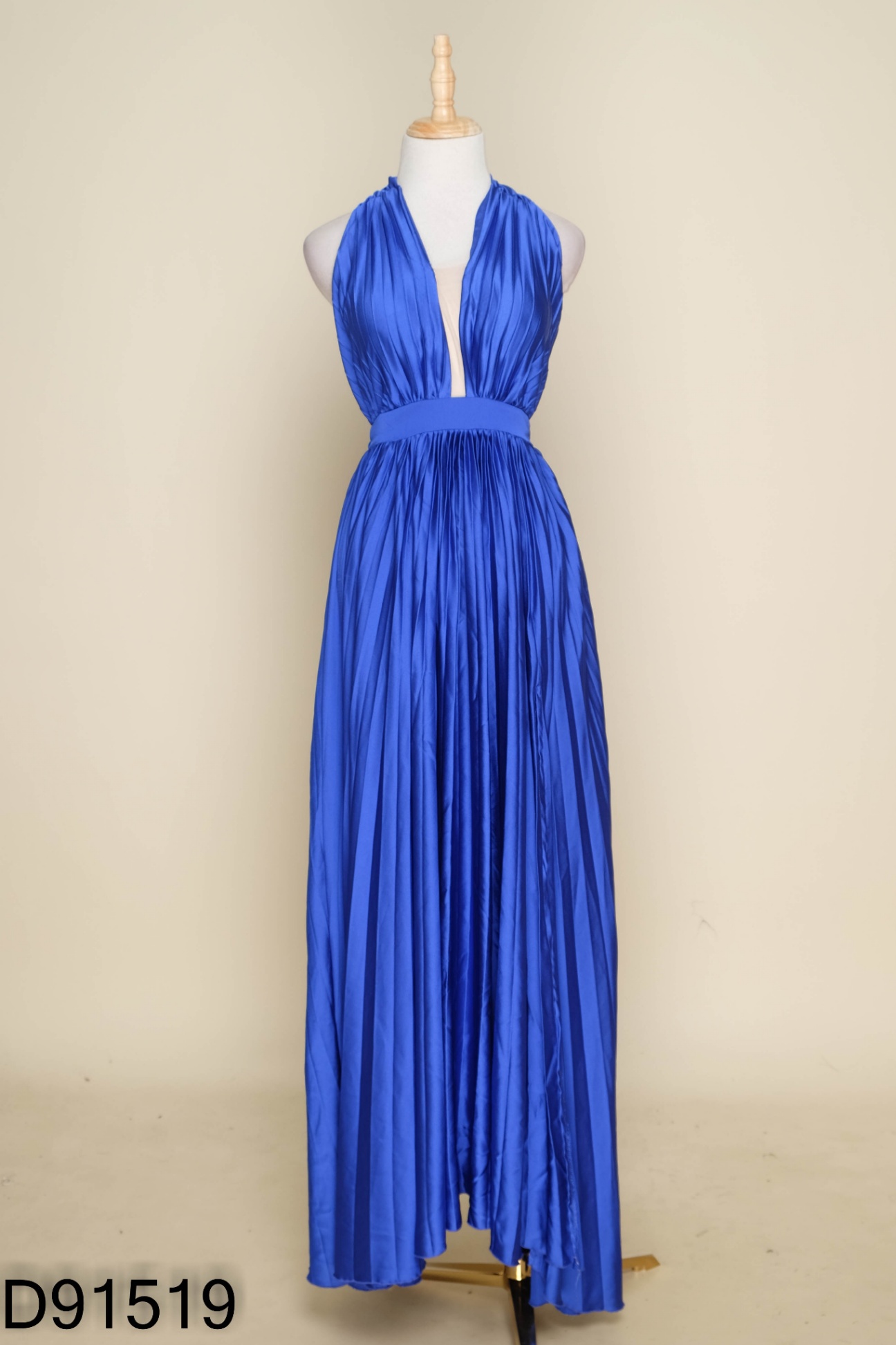 Váy maxi lụa xanh dương dập ly